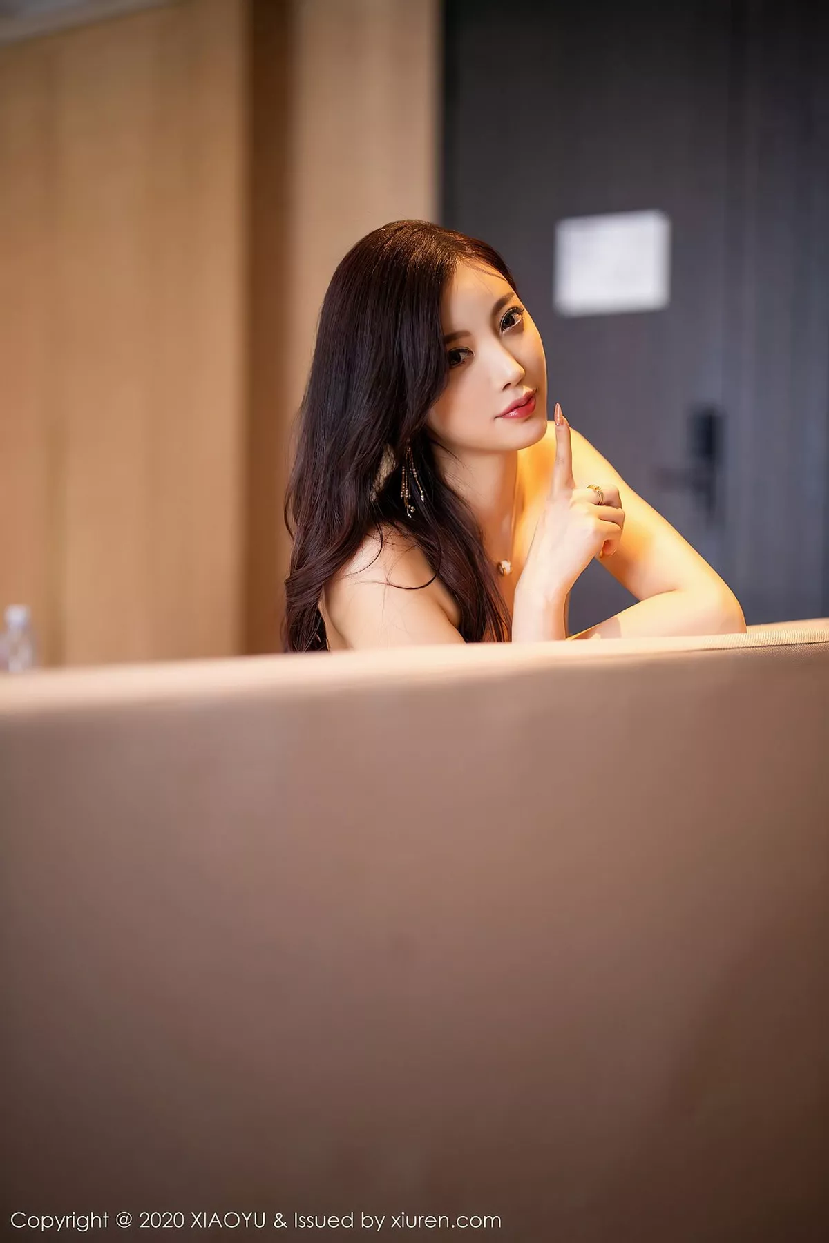 秀人集.com_[XiaoYu画语界]Vol.377_女神杨晨晨sugar阳朔旅拍典雅白色礼裙配肉丝裤袜魅惑写真76P