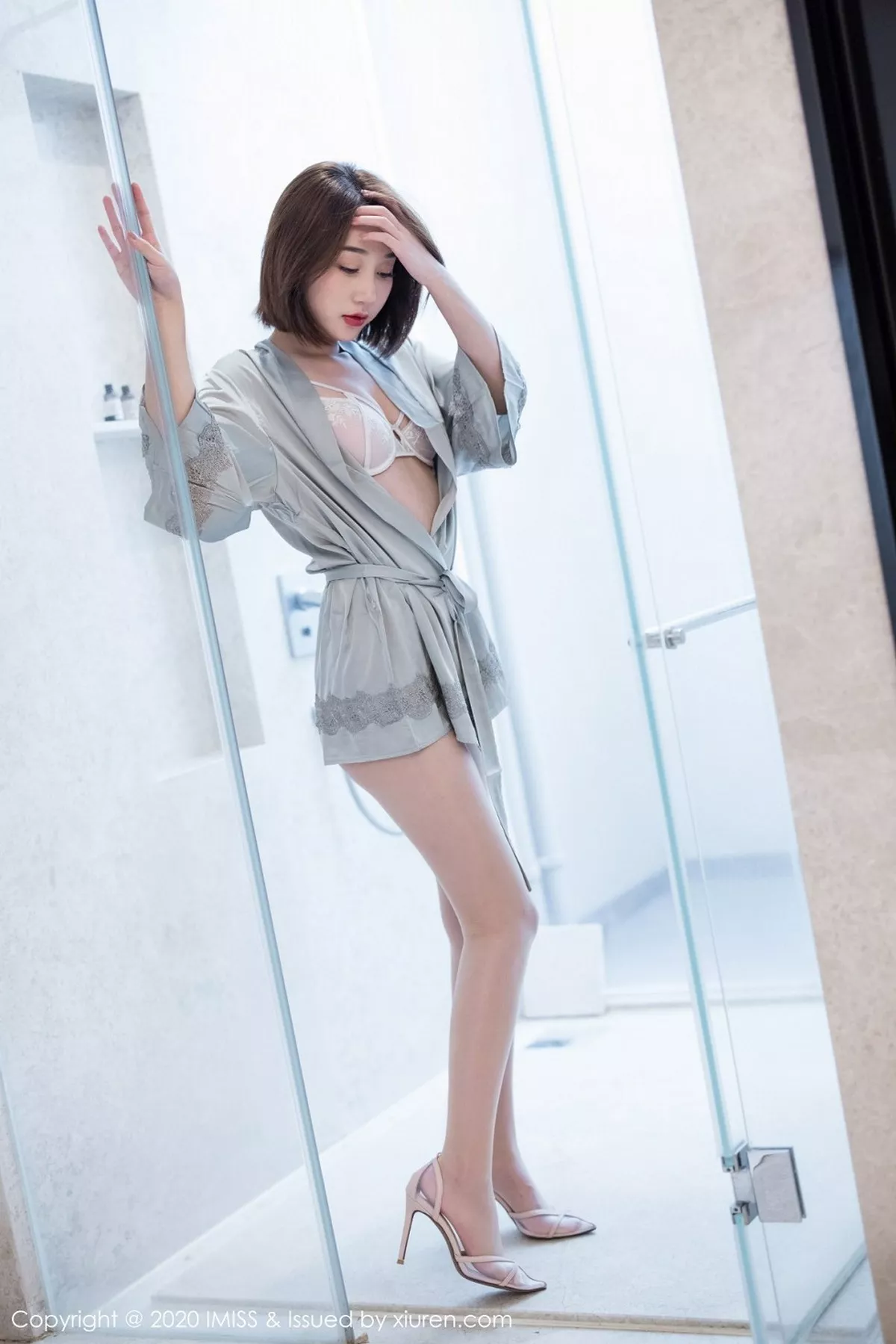 秀人集.com_[IMISS爱蜜社]Vol.510_嫩模九月生心愿旅拍轻薄精致睡衣露性感内衣迷人诱惑写真44P