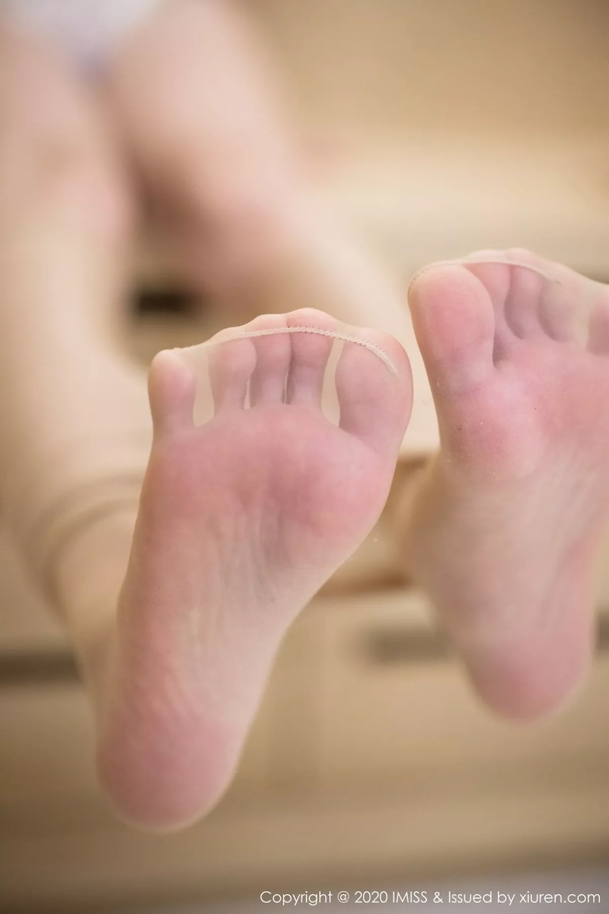 秀人集.com_[IMISS爱蜜社]Vol.510_嫩模九月生心愿旅拍轻薄精致睡衣露性感内衣迷人诱惑写真44P