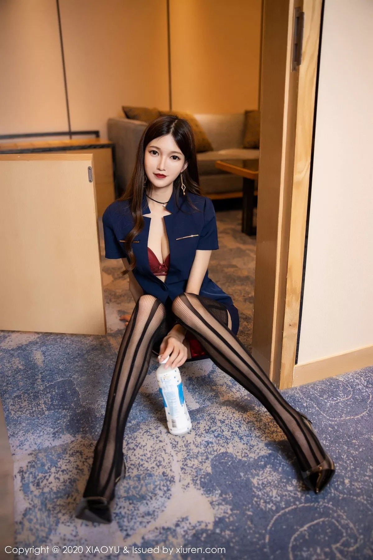 秀人集.com_[XiaoYu画语界]Vol.386_嫩模程程程私房性感红色内衣配条纹吊带黑丝极致魅惑写真68P