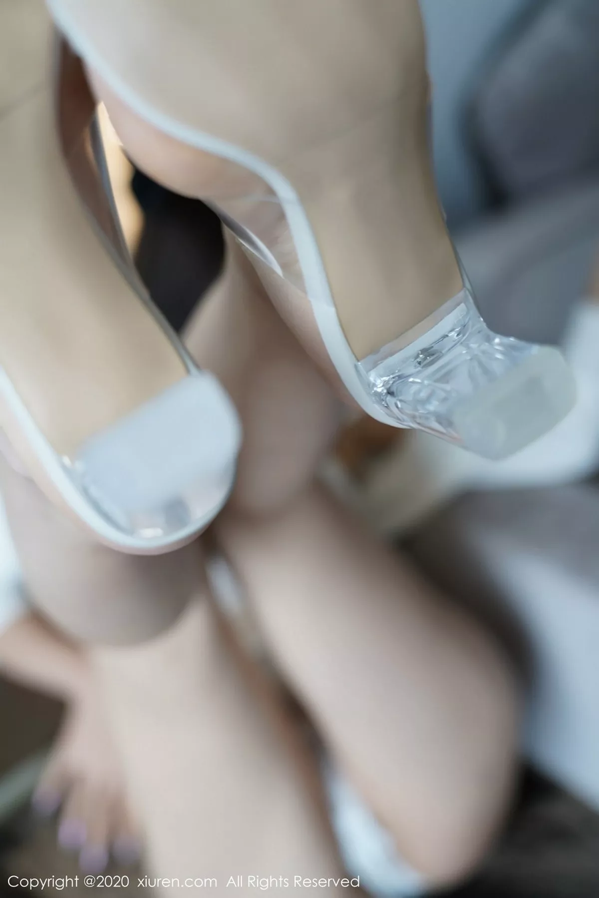 秀人集.com_[XiuRen秀人网]No.2652_嫩模萌汉药baby上海旅拍性感白色吊裙半撩露蕾丝内裤诱惑写真35P