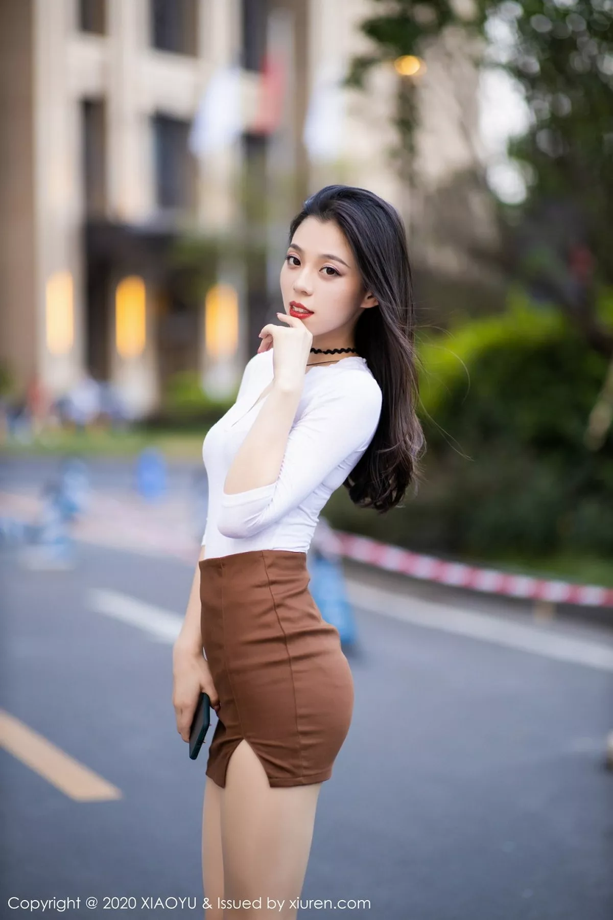 秀人集.com_[XiaoYu画语界]Vol.387_嫩模言沫靓丽户外车拍主题性感红色内衣配肉丝袜诱惑写真105P