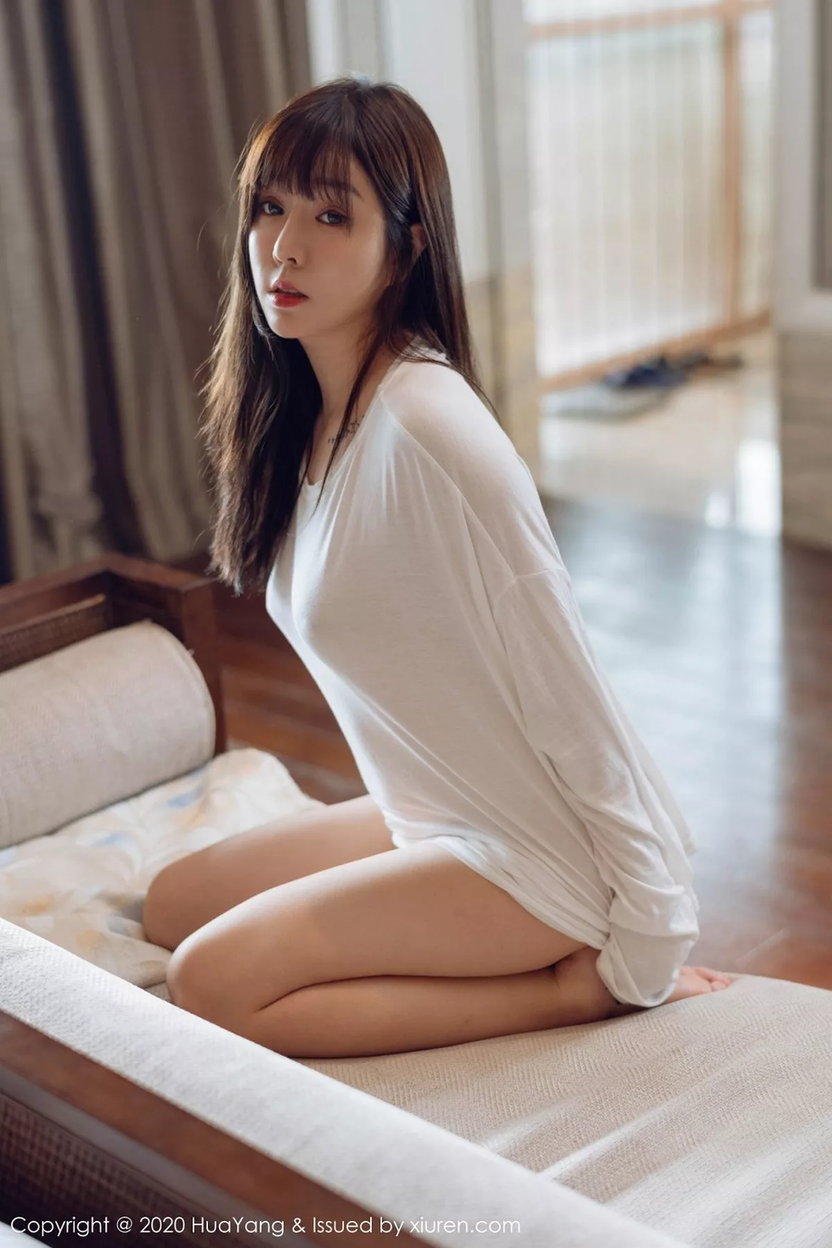 秀人集.com_[HuaYang花漾]Vol.306_女神王雨纯西双版纳旅拍居家风轻透服饰配粉色内裤诱惑写真62P