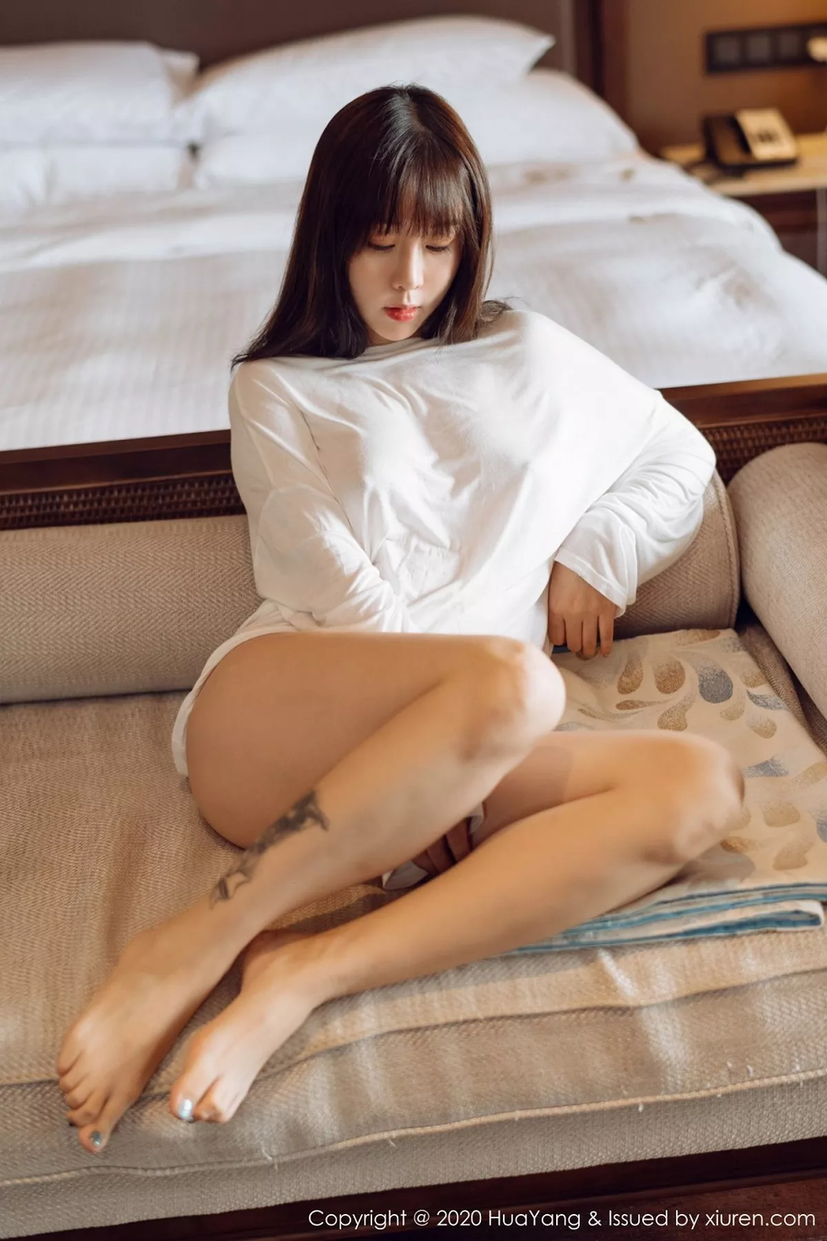 秀人集.com_[HuaYang花漾]Vol.306_女神王雨纯西双版纳旅拍居家风轻透服饰配粉色内裤诱惑写真62P