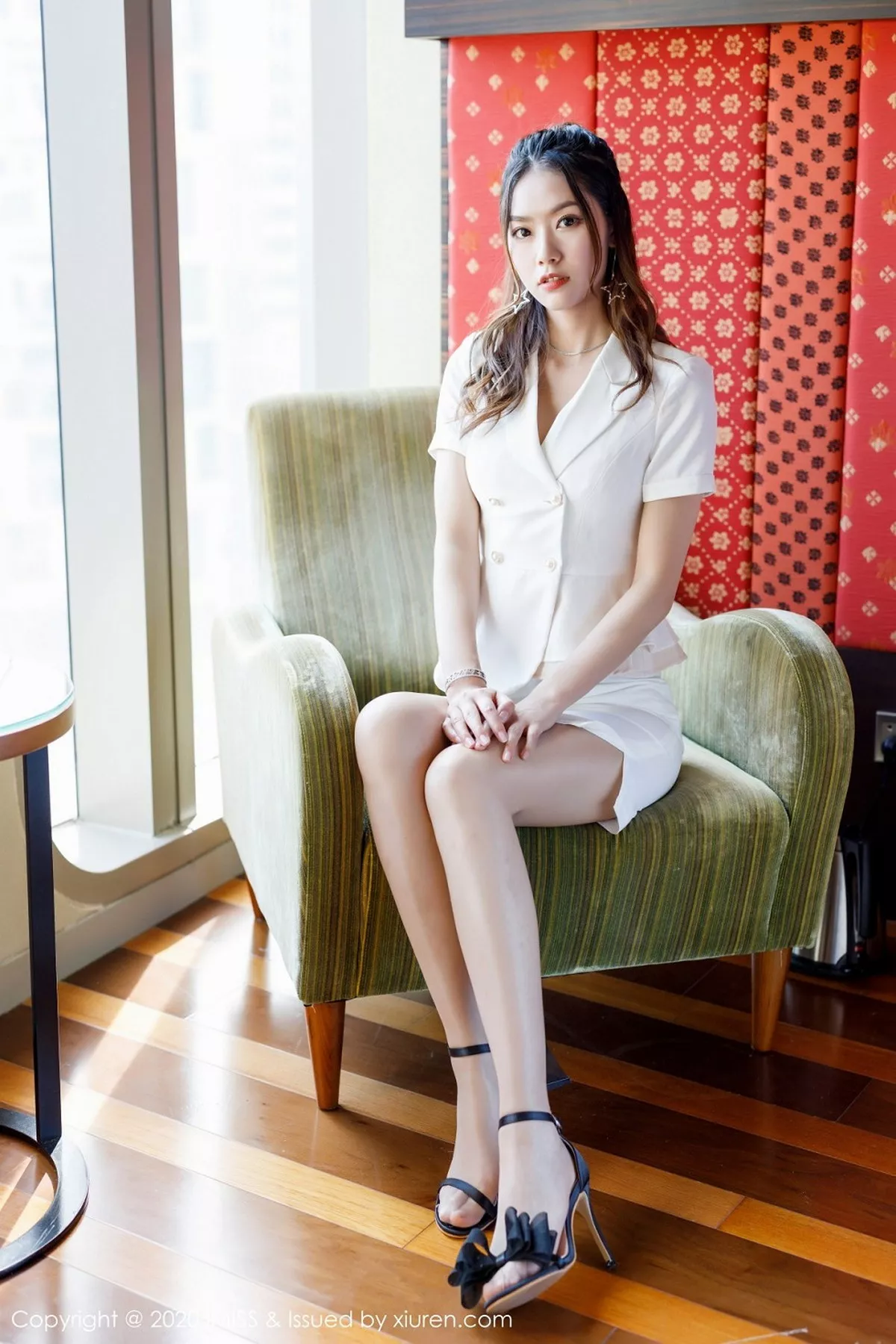 秀人集.com_[IMISS爱蜜社]Vol.512_嫩模方子萱洁白飒爽职业西服主题开档肉丝裤袜撩人诱惑写真60P