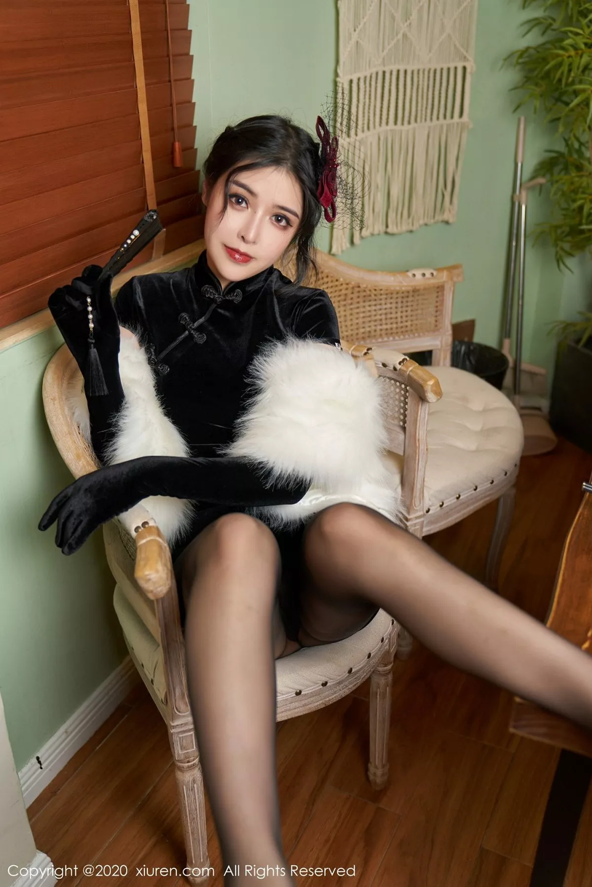 秀人集.com_[XiuRen秀人网]No.2669_嫩模韩静安私房婀娜旗袍半撩露黑丝裤袜秀翘臀极致诱惑写真70P