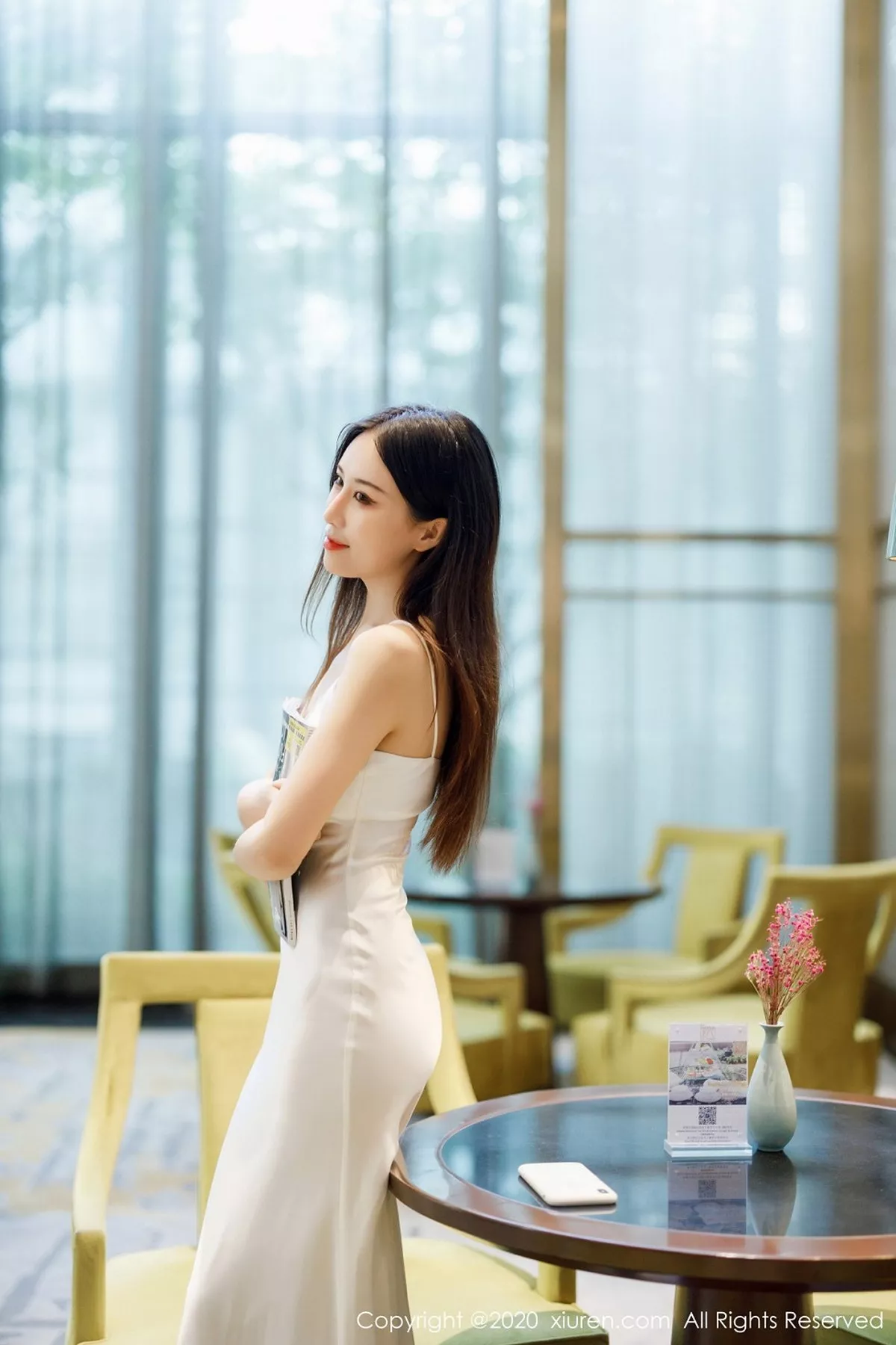 秀人集.com_[XiuRen秀人网]No.2675_嫩模月音瞳私房华丽蕾丝吊裙配无内肉丝裤袜秀翘臀极致魅惑写真47P