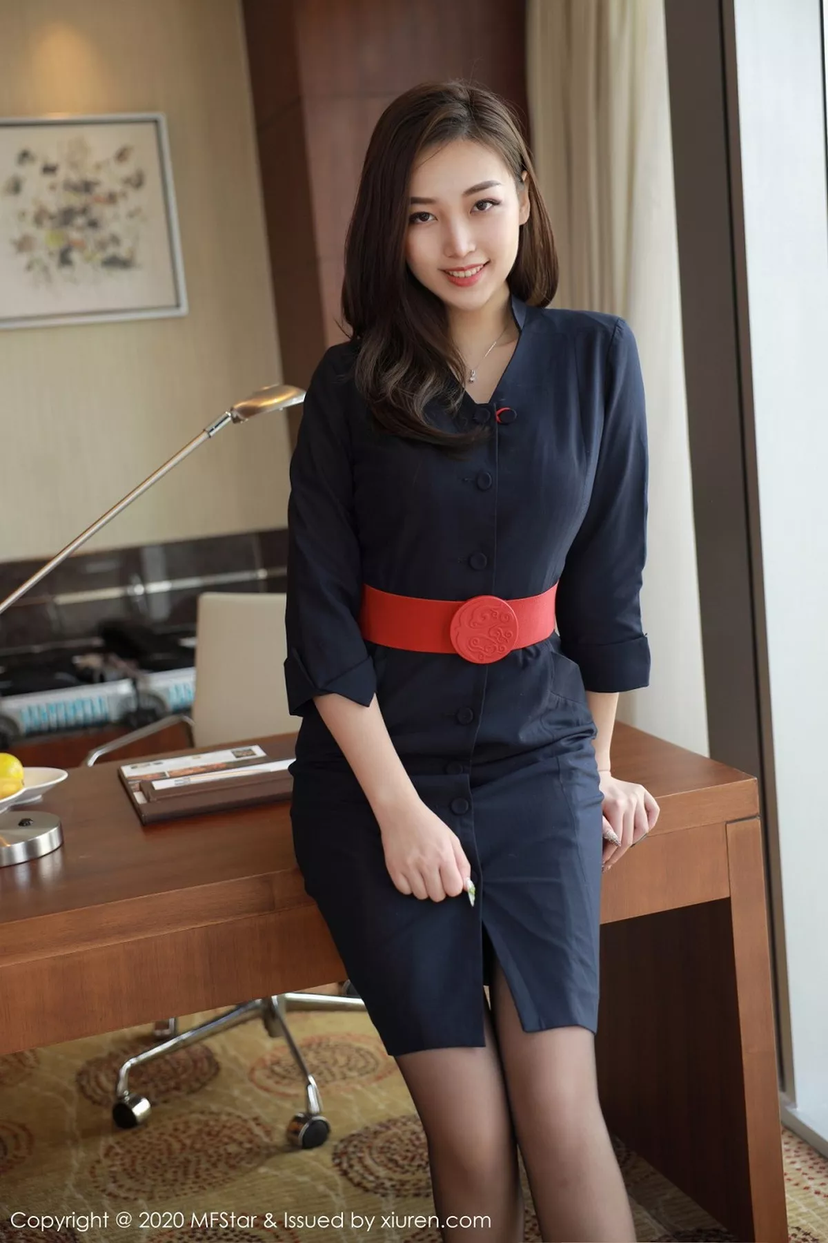 秀人集.com_[MFStar模范学院]Vol.404_嫩模郑颖姗空乘制服主题黑色蕾丝内衣配吊带黑丝诱惑写真50P