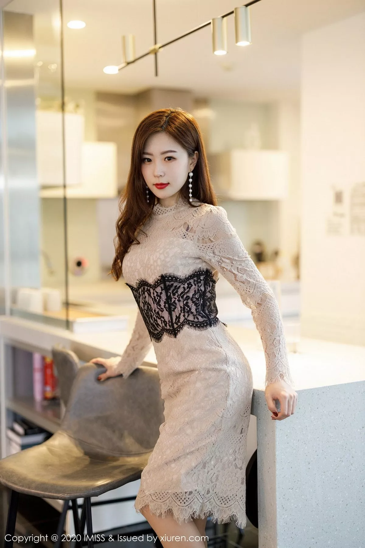 秀人集.com_[IMISS爱蜜社]Vol.517_模特杨紫嫣Cynthia私房脱典雅礼裙露性感内衣迷人诱惑写真43P