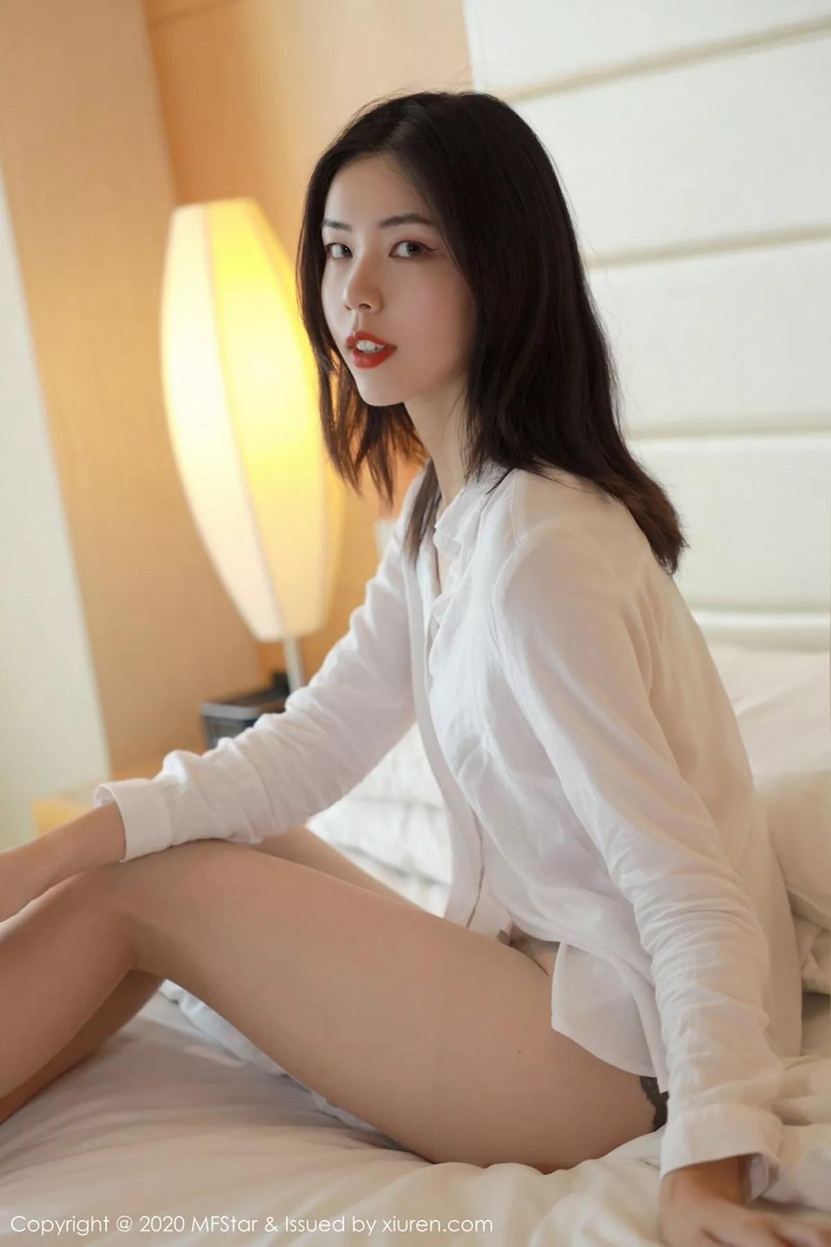 秀人集.com_[MFStar模范学院]Vol.406_模特欧阳美萱MX性感白衬衣配无内肉丝裤袜秀翘臀诱惑写真58P