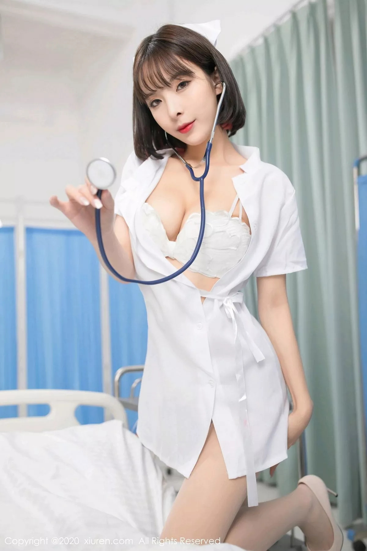 秀人集.com_[XiuRen秀人网]No.2698_嫩模陈小喵私房护士剧情主题无内肉丝裤袜秀翘臀惹火诱惑写真68P