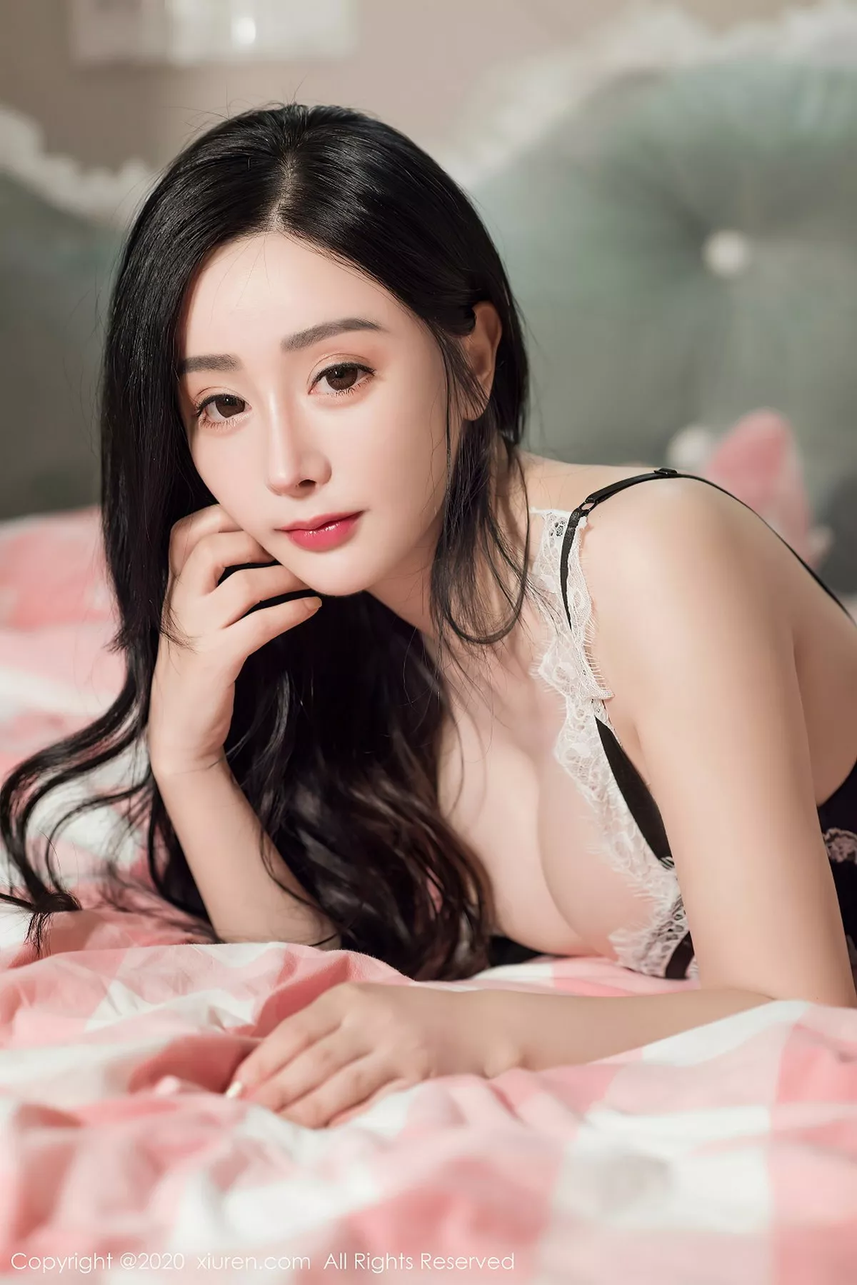秀人集.com_[XiuRen秀人网]No.2605_新人嫩模允薾私房性感黑色情趣内衣配黑丝袜秀完美身材诱惑写真42P