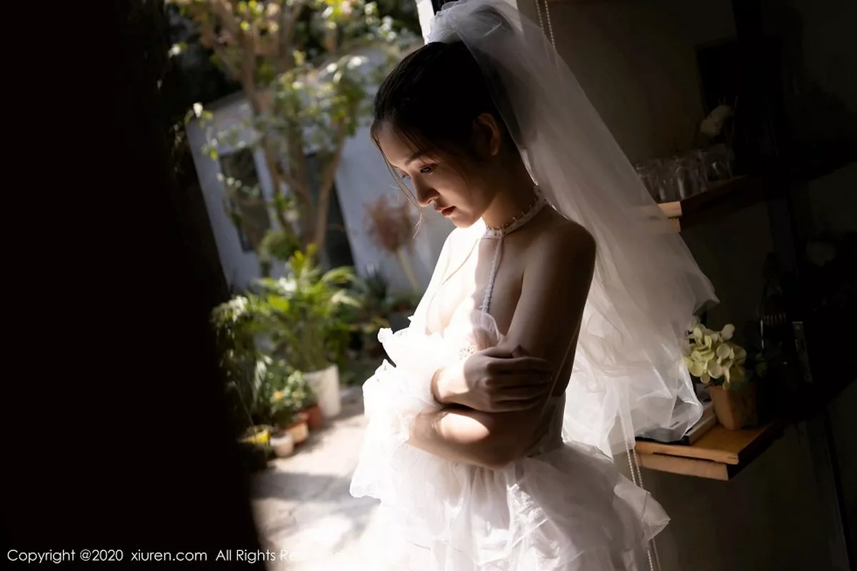 秀人集.com_[XiuRen秀人网]No.2706_嫩模沈梦瑶花园新娘主题薄透内衣配开档白丝裤袜秀翘臀诱惑写真50P