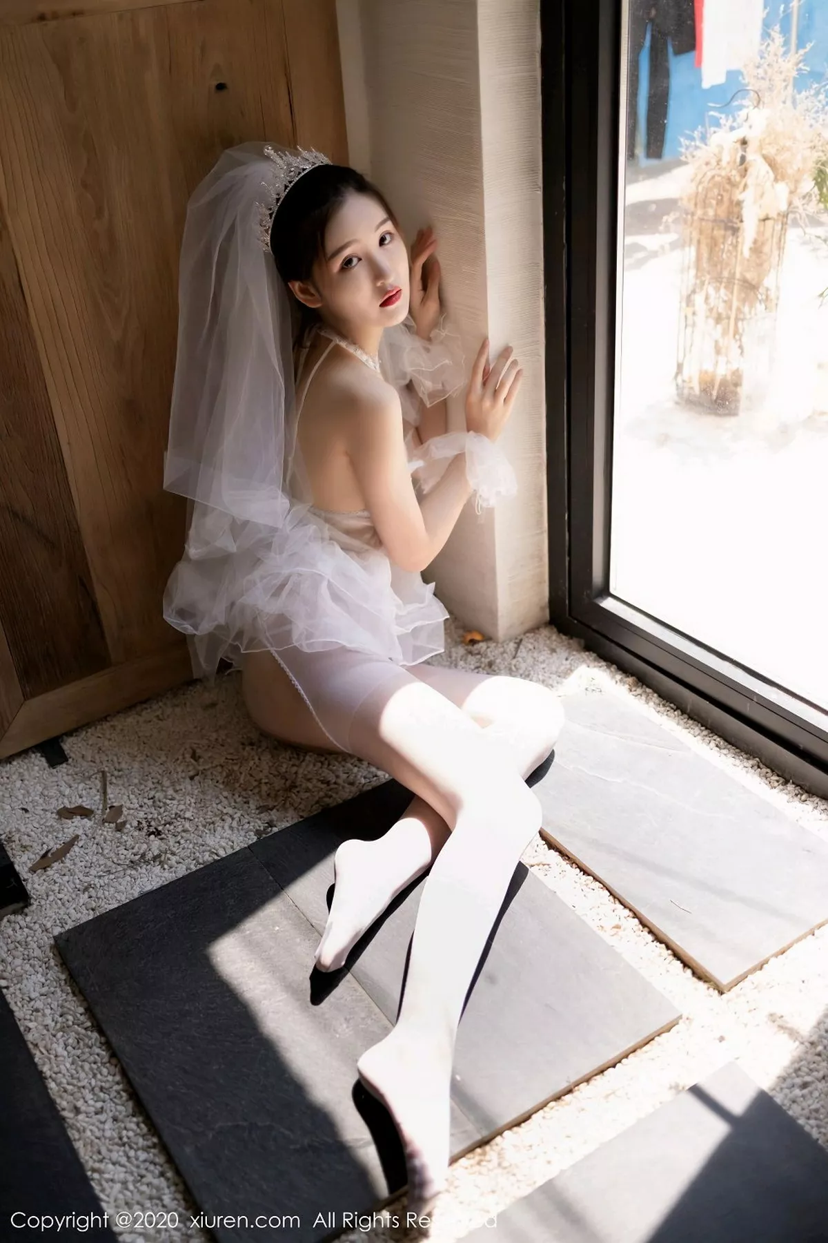 秀人集.com_[XiuRen秀人网]No.2706_嫩模沈梦瑶花园新娘主题薄透内衣配开档白丝裤袜秀翘臀诱惑写真50P