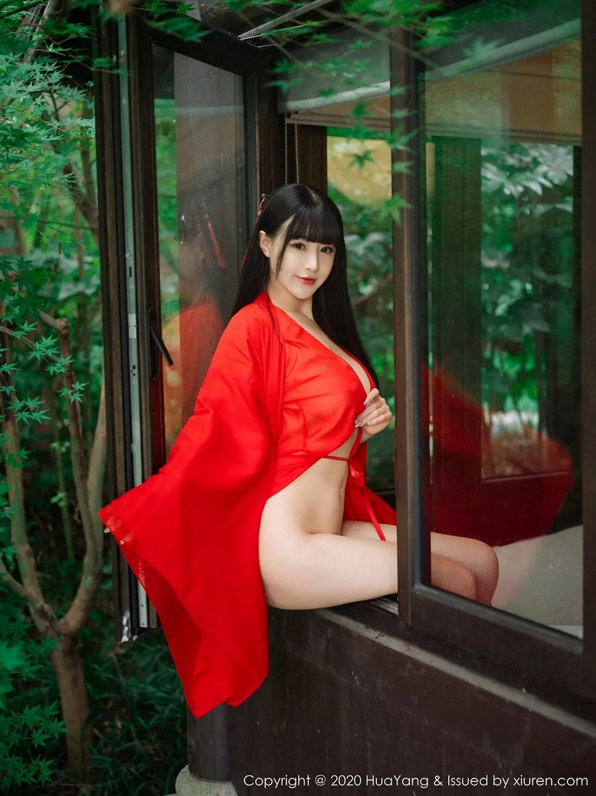 秀人集.com_[HuaYang花漾]Vol.310_女神朱可儿Flower杭州旅拍鲜红古典长裙包裹火辣胴体诱惑写真70P