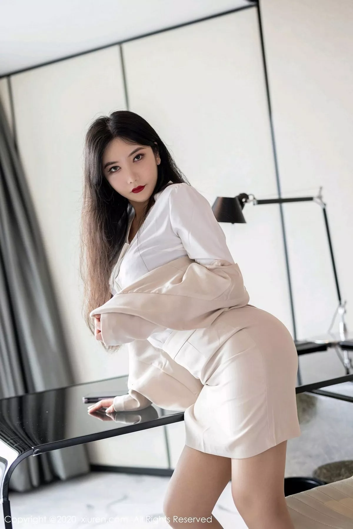 秀人集.com_[XiuRen秀人网]No.2736_女神心妍小公主私房床上紫色蕾丝内衣秀惹火身材撩人诱惑写真37P