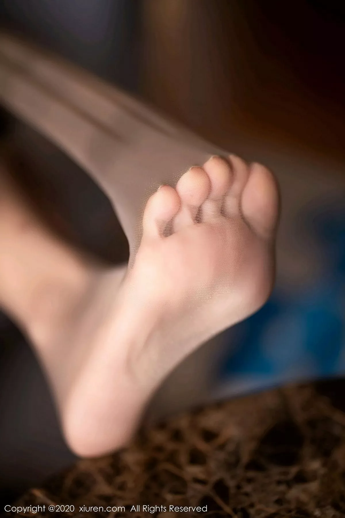 秀人集.com_[XiuRen秀人网]No.2745_气质美女Carry私房脱连身裙露粉色蕾丝内衣秀高挑身材诱惑写真70P