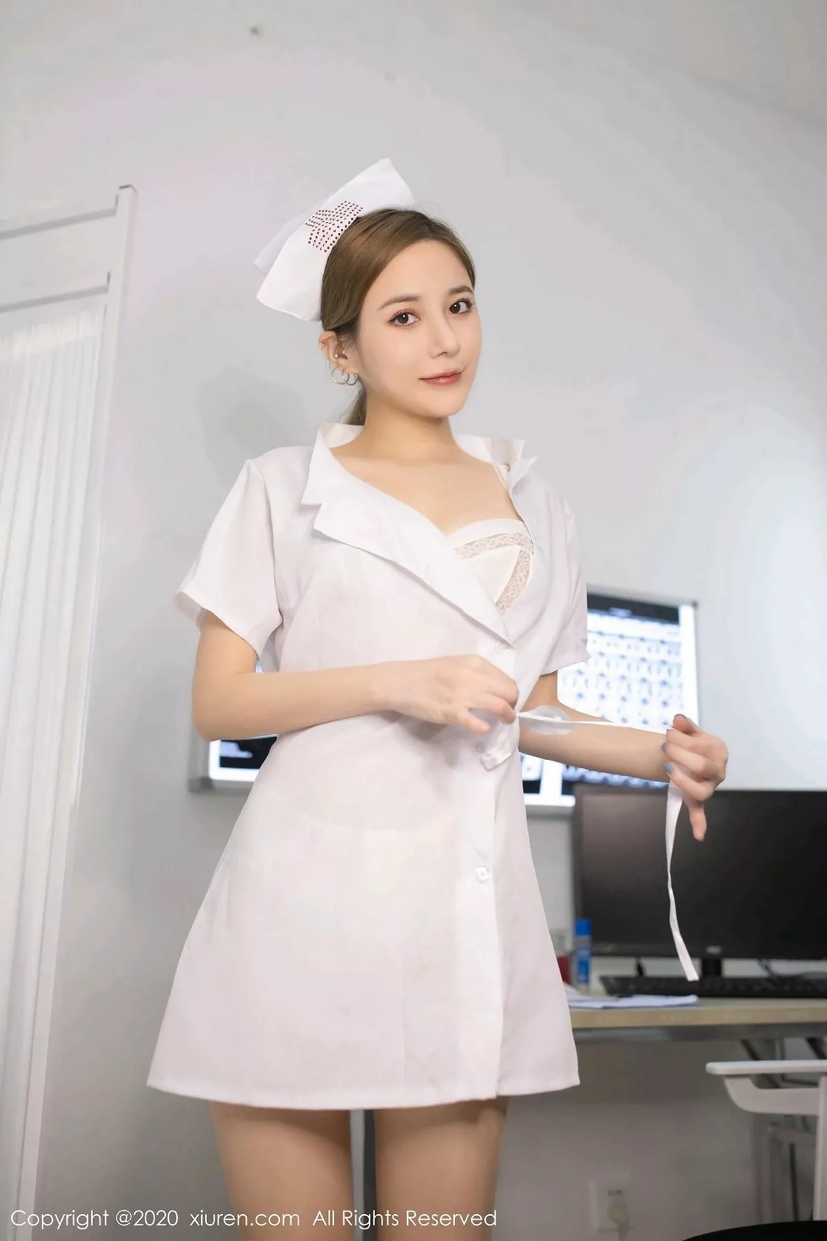 秀人集.com_[XiuRen秀人网]No.2743_嫩模鱼子酱Fish护士打针主题脱护士制服露性感白色内衣诱惑写真81P