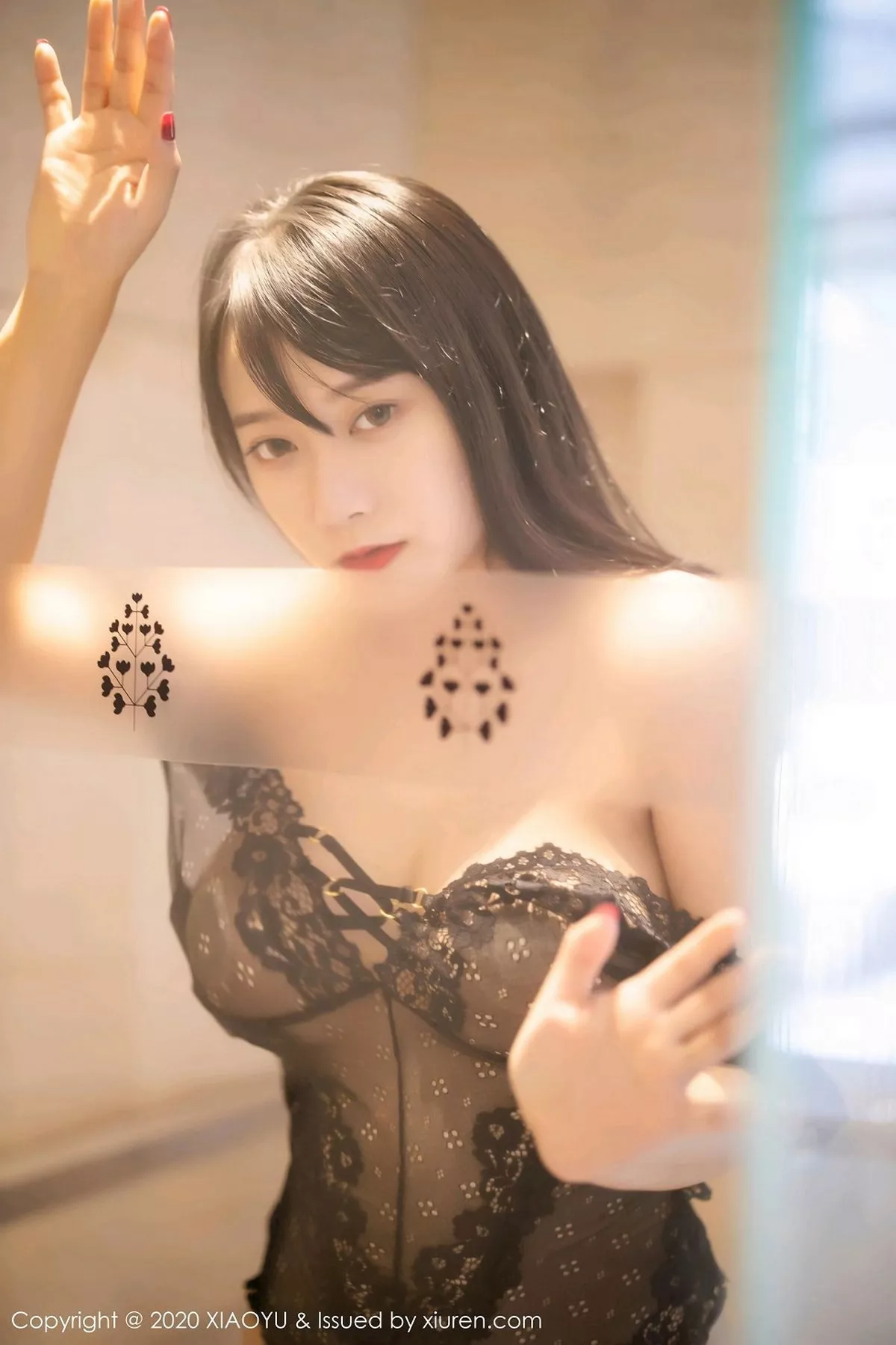 秀人集.com_[XiaoYu画语界]Vol.404_嫩模何嘉颖私房浴室黑色缕空情趣内衣半脱露豪乳诱惑写真68P