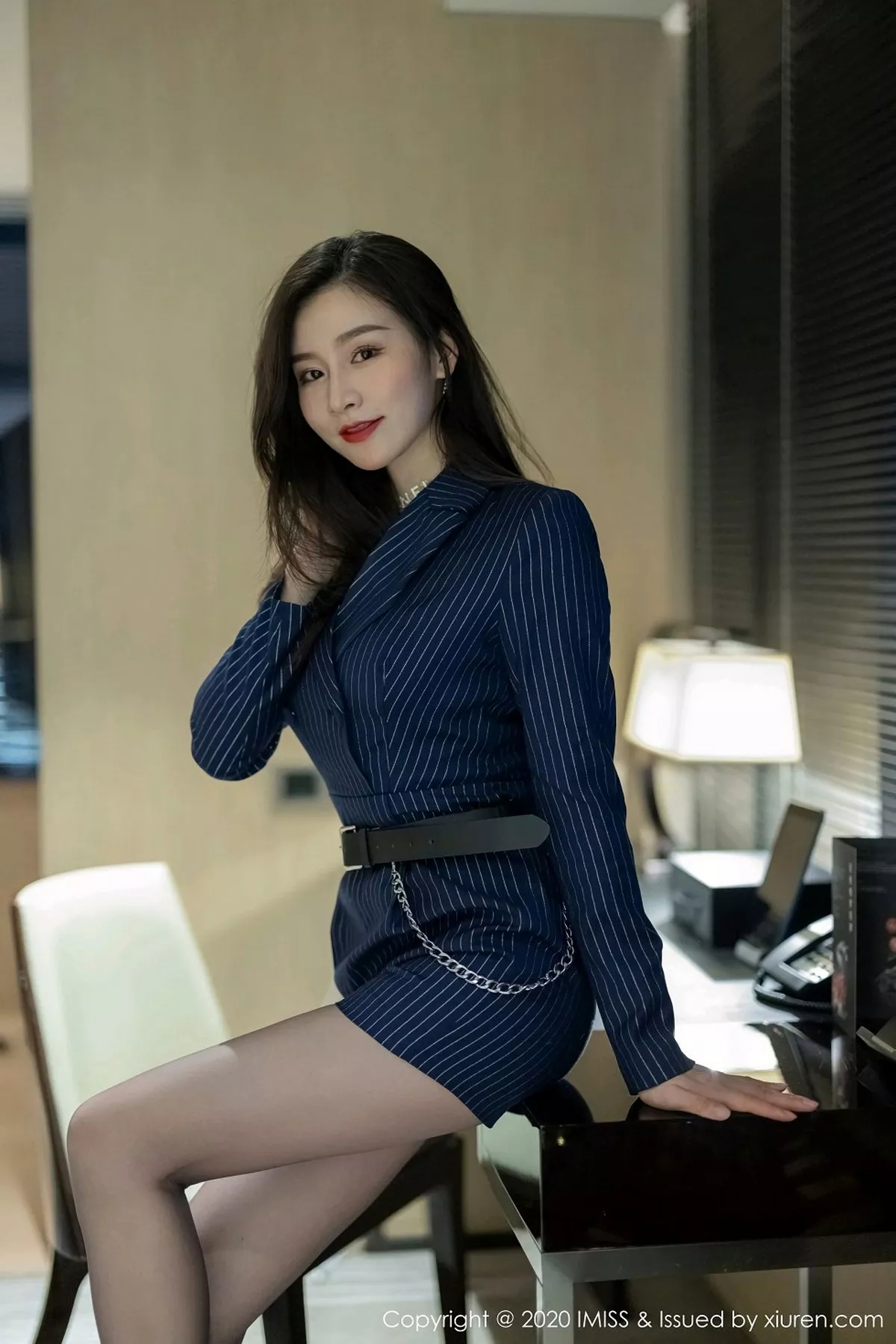 秀人集.com_[IMISS爱蜜社]Vol.522_新人模特Sia私房黑色束身内衣配吊带黑丝袜极致魅惑写真77P