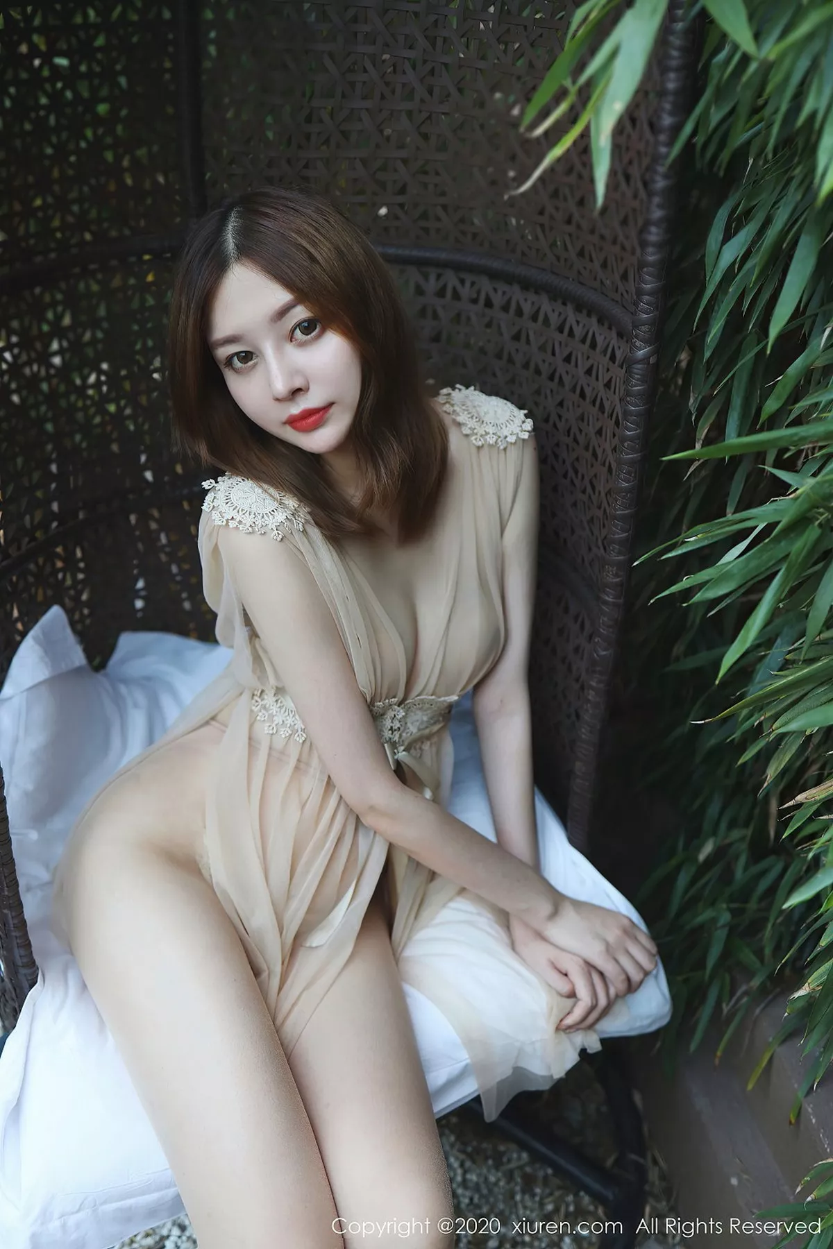 秀人集.com_[XiuRen秀人网]No.2623_嫩模樱花EIsa轻透薄纱睡衣主题私房床上缕空秀火辣身材诱惑写真48P