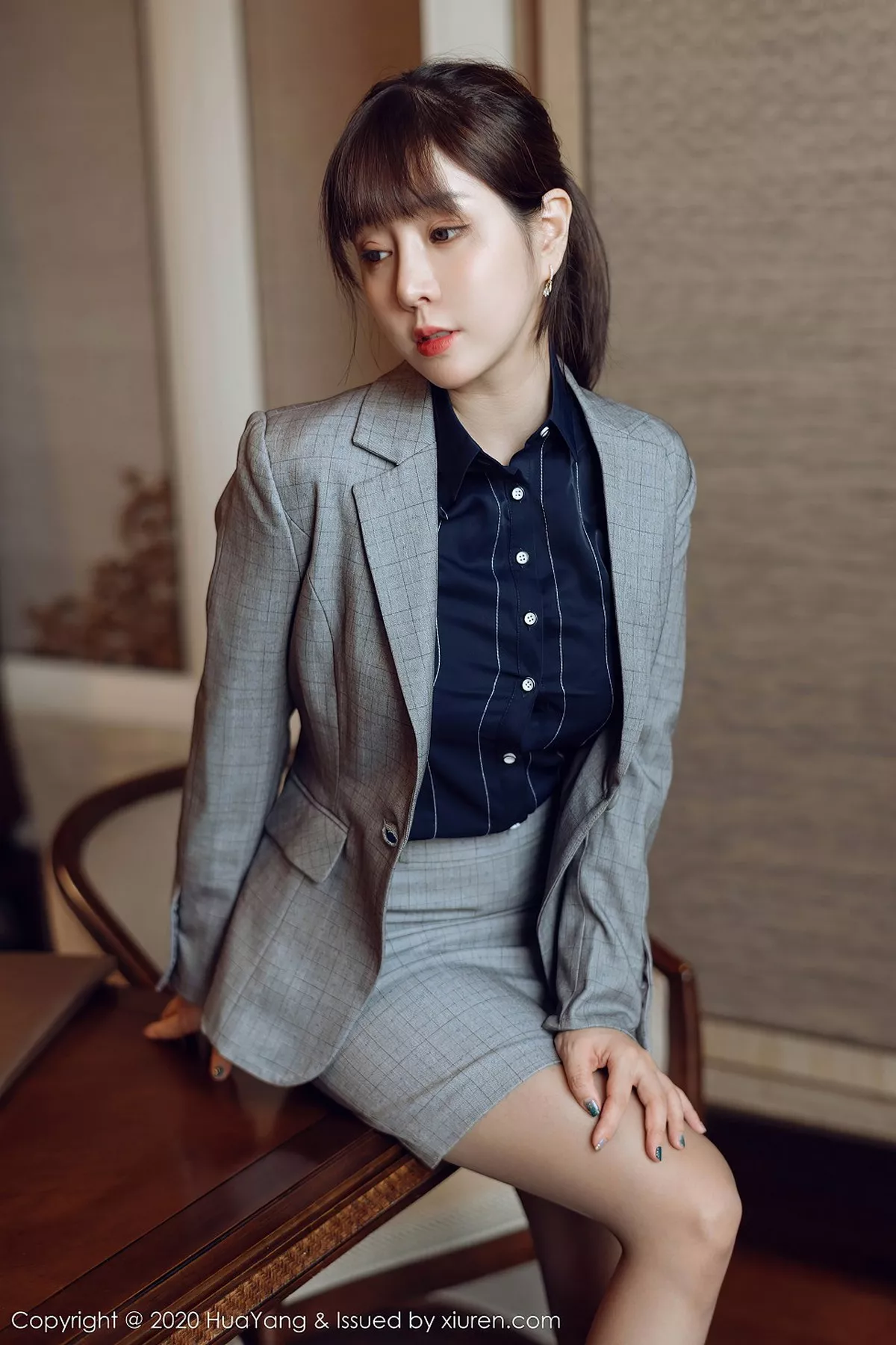 秀人集.com_[HuaYang花漾]Vol.300_女神王雨纯西双版纳旅拍总裁vs土气职员第二部私房诱惑写真80P