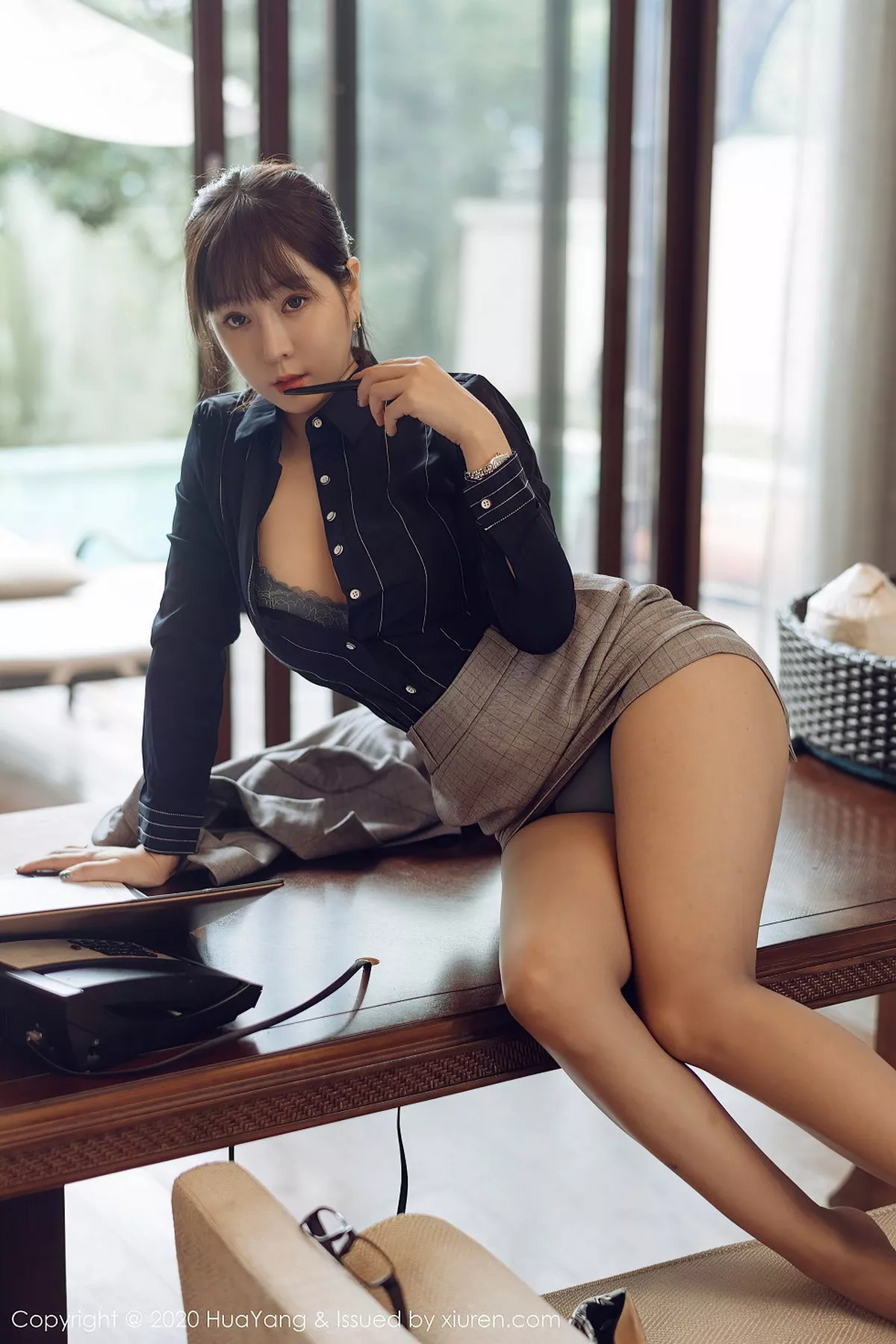 秀人集.com_[HuaYang花漾]Vol.300_女神王雨纯西双版纳旅拍总裁vs土气职员第二部私房诱惑写真80P