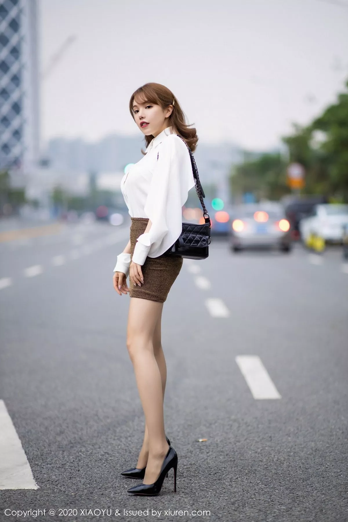 秀人集.com_[XiaoYu画语界]Vol.382_女神黄乐然性感魅力车拍系列白衬衣配肉丝裤袜撩人诱惑写真112P