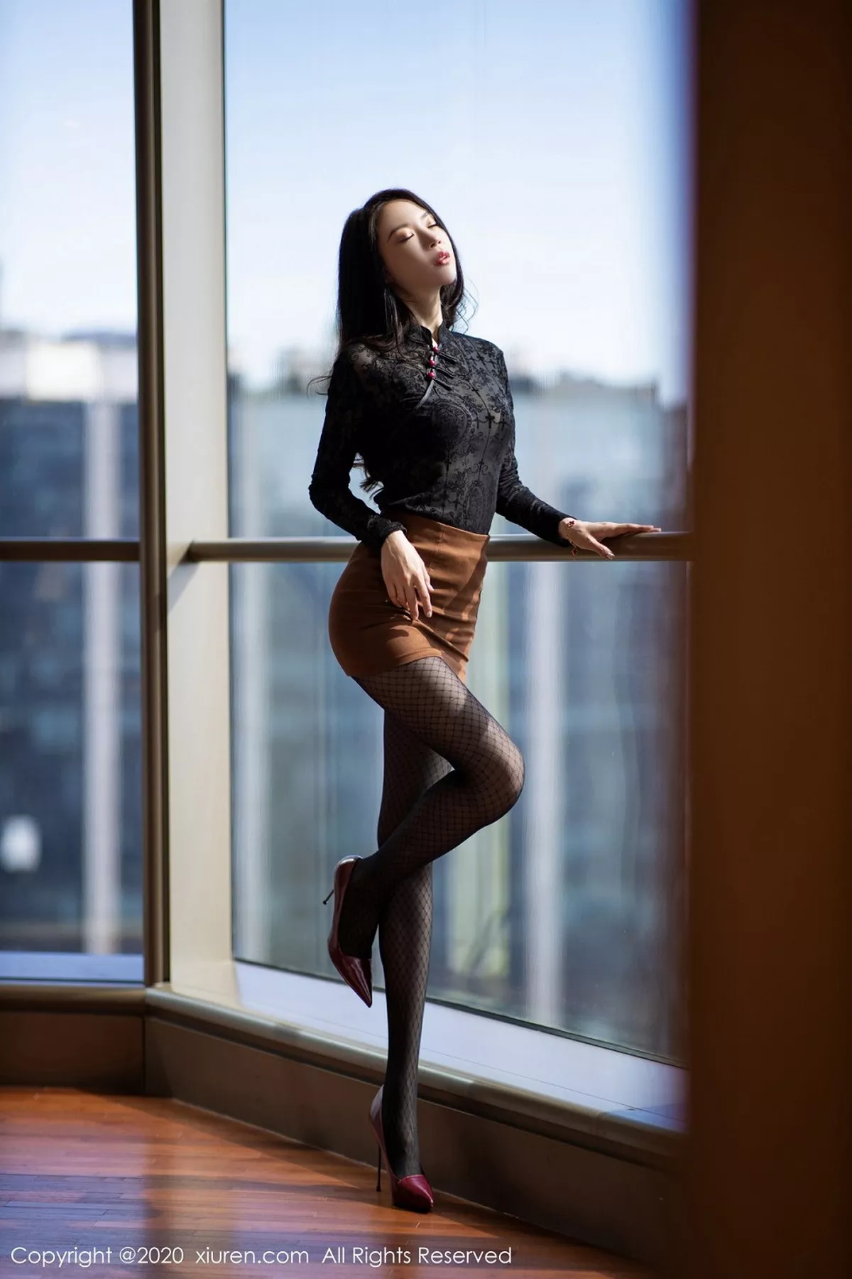 秀人集.com_[XiuRen秀人网]No.2634_嫩模梦心月心愿旅拍私房半脱露黑色内衣配黑丝裤袜高挑迷人写真106P