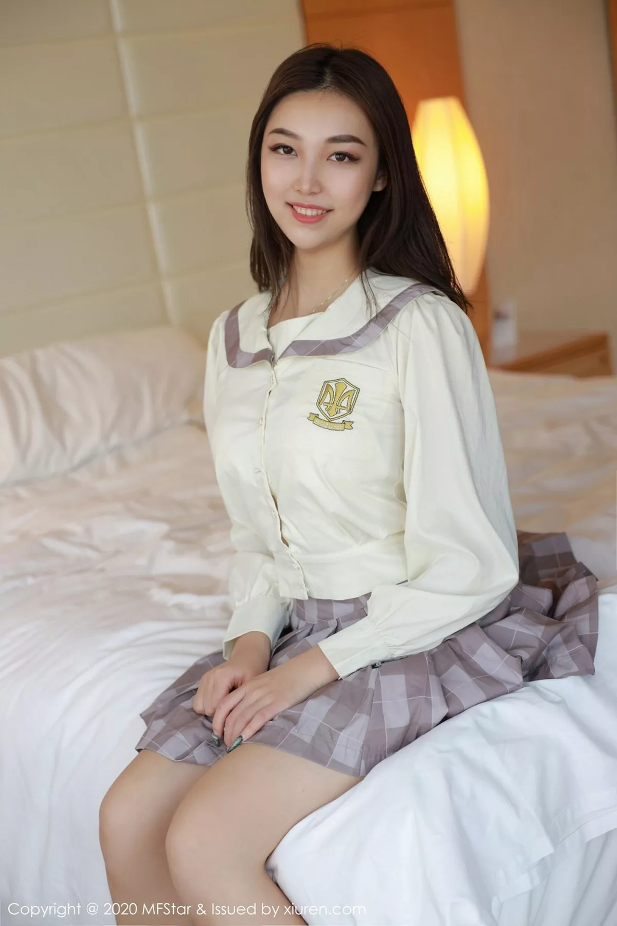 秀人集.com_[MFStar模范学院]Vol.399_新人模特郑颖姗私房JK制服半脱露粉色蕾丝内裤诱惑写真42P