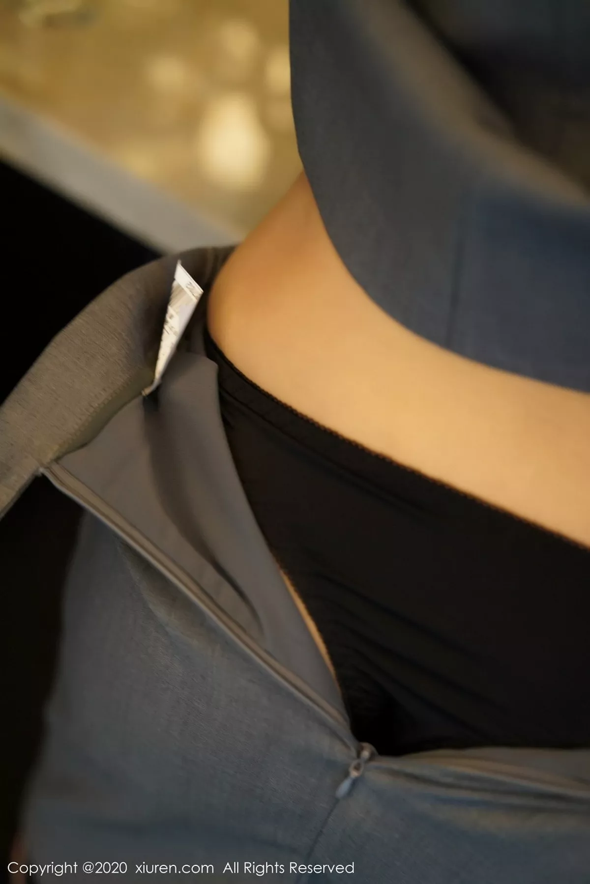 秀人集.com_[XiuRen秀人网]No.2638_嫩模周井空职场秘书OL制服主题半撩露吊带黑丝极致魅惑写真51P