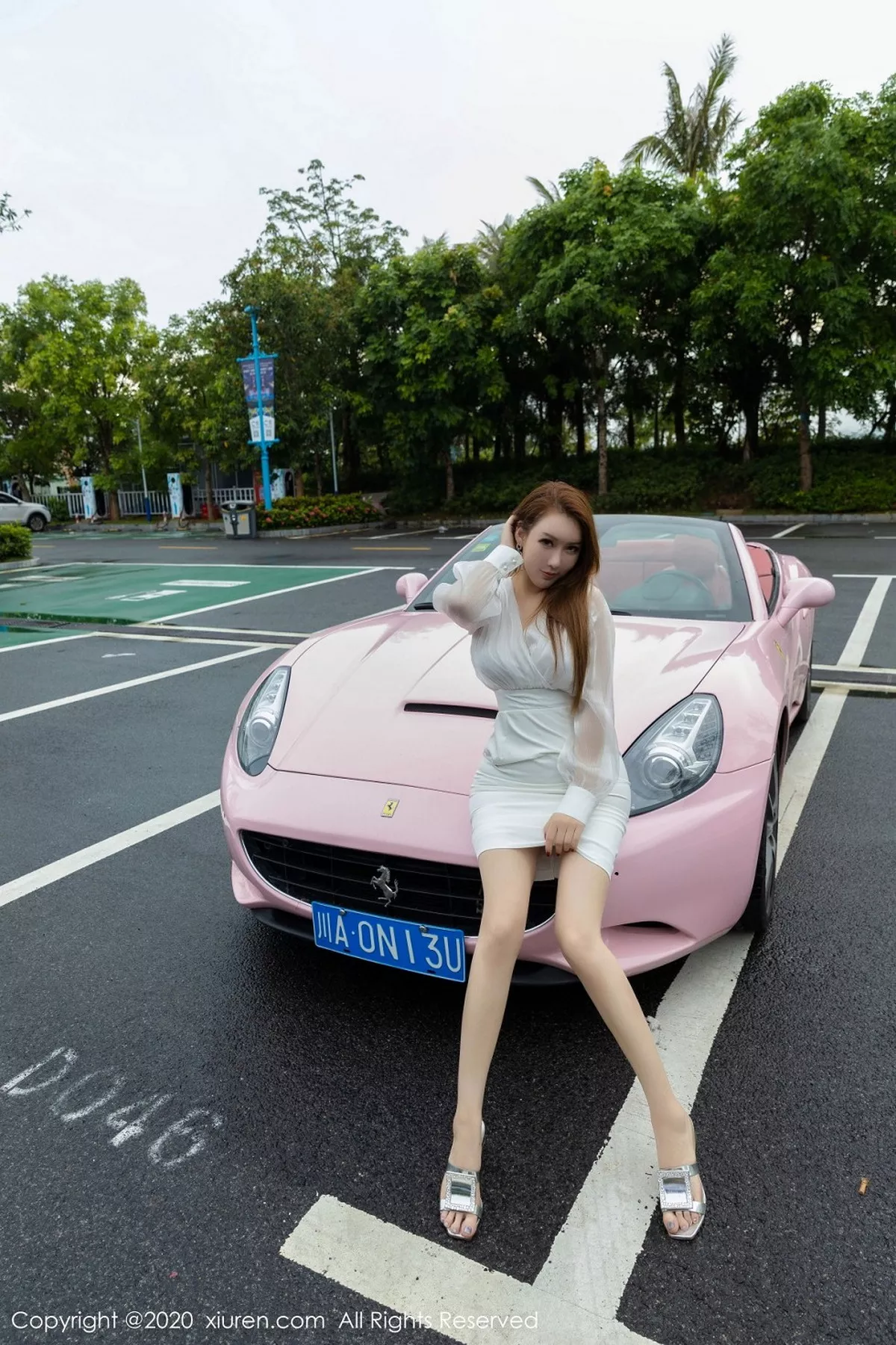 秀人集.com_[XiuRen秀人网]No.2641_女神Egg-尤妮丝＆妲己_Toxic倾情出境香车美人主题迷人诱惑写真65P