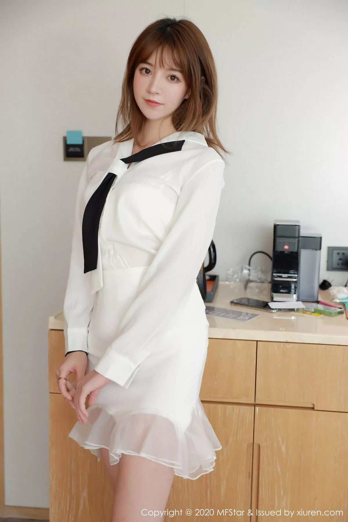 秀人集.com_[MFStar模范学院]Vol.400_嫩模yoo优优四川旅拍洁白通透套装露雪白肌肤明艳动人写真63P