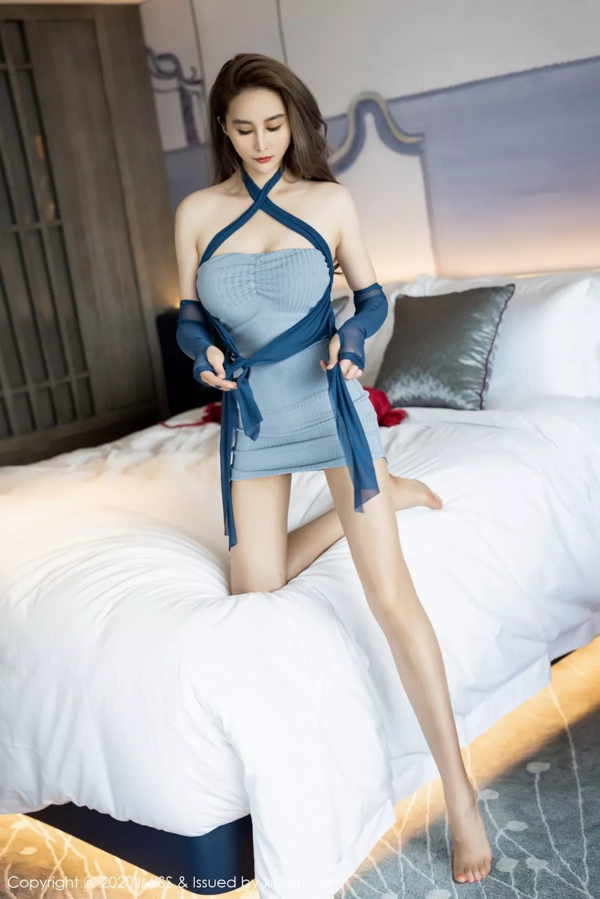 秀人集.com_[IMISS爱蜜社]Vol.509_丽质模特Jermy私房华丽礼裙配肉丝袜半脱露性感内衣诱惑写真37P