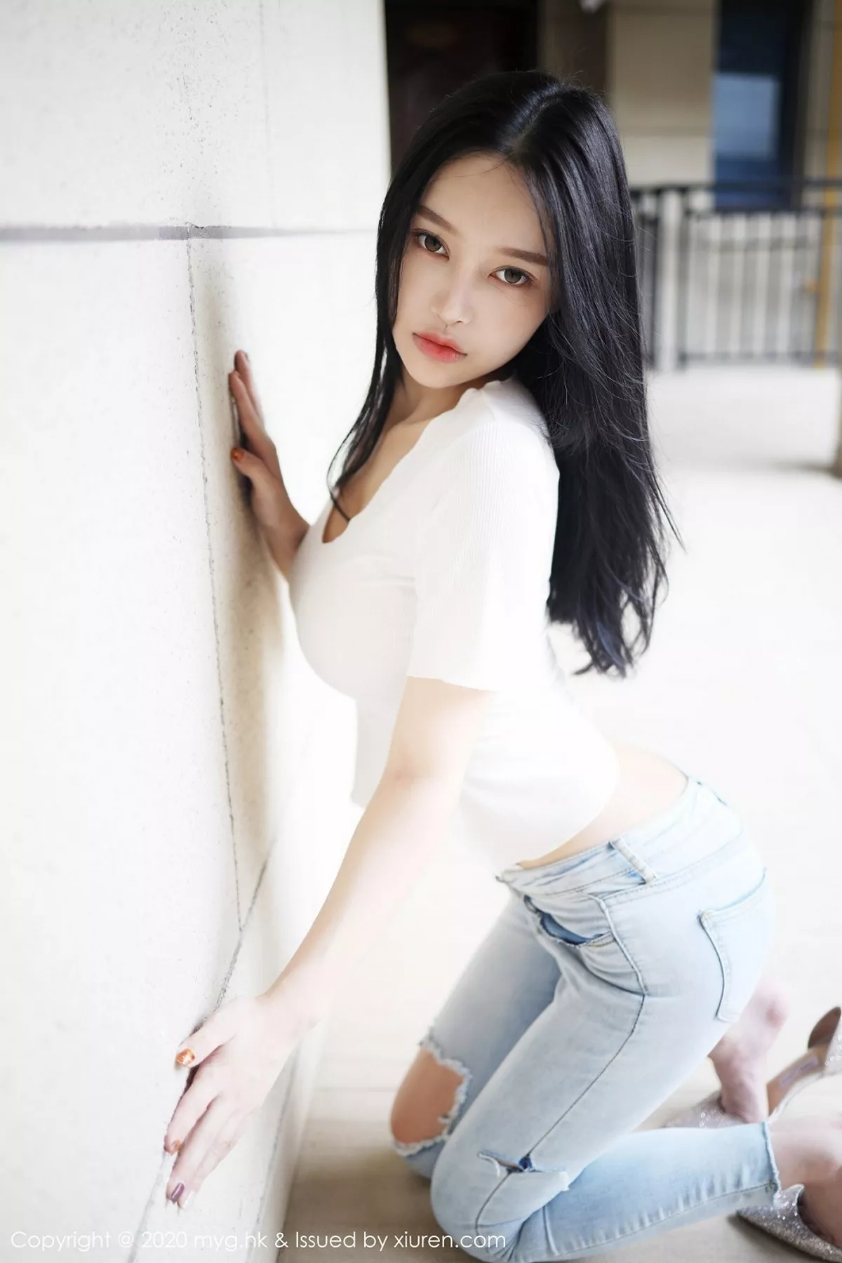 秀人集.com_[MyGirl美媛馆]Vol.459_女神唐琪儿私房破烂紧身牛仔裤半脱露翘臀撩人诱惑写真72P