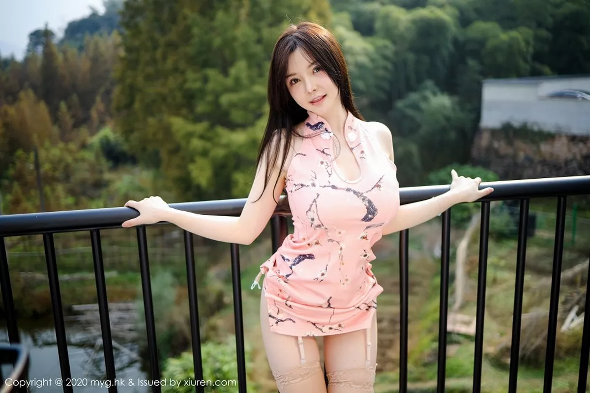 秀人集.com_[MyGirl美媛馆]Vol.460_女神糯美子MINI粉色古韵旗袍配粉色蕾丝袜撩人诱惑写真76P