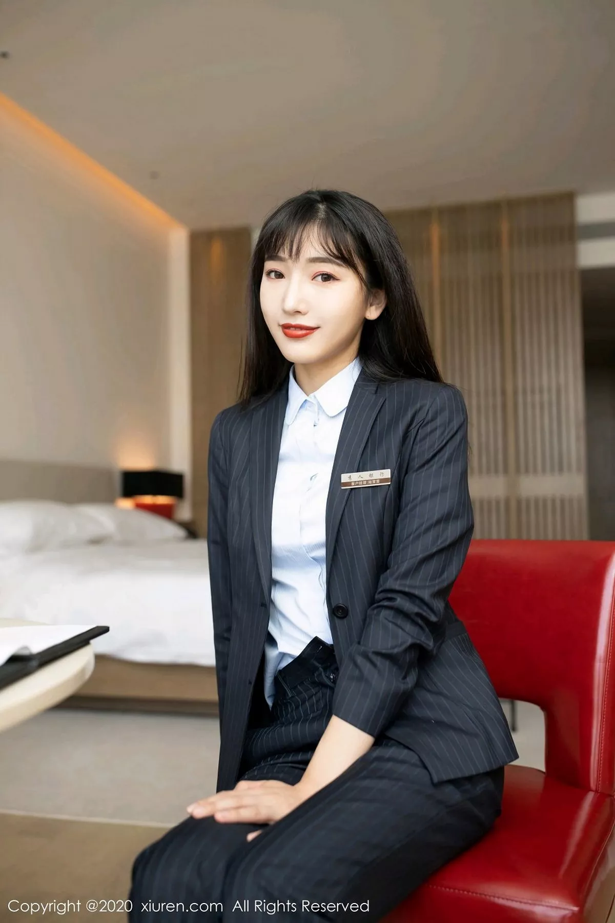 秀人集.com_[XiuRen秀人网]No.2829_嫩模陆萱萱银行客户经理主题半脱露酒红色蕾丝内衣迷人诱惑写真80P