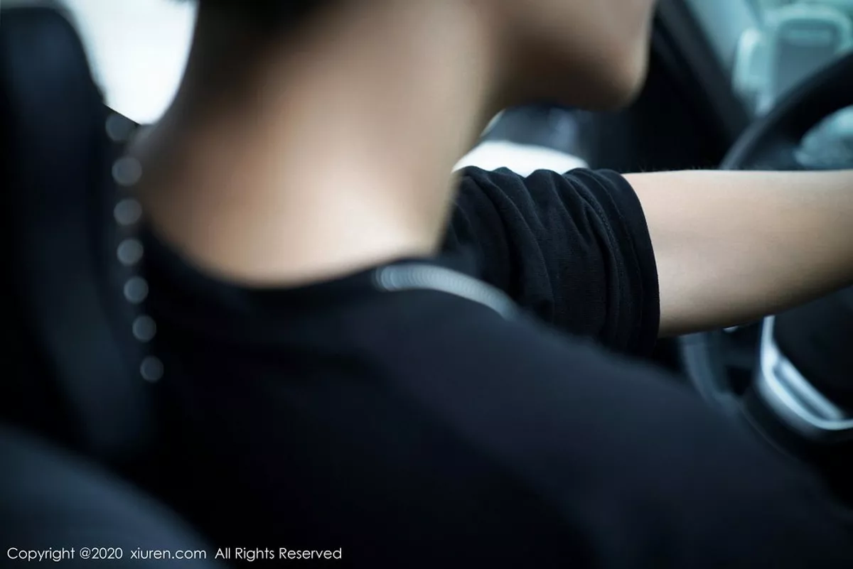 秀人集.com_[XiuRen秀人网]No.2832_嫩模周于希下班打车剧情主题车拍系列性感黑色内衣迷人诱惑写真90P