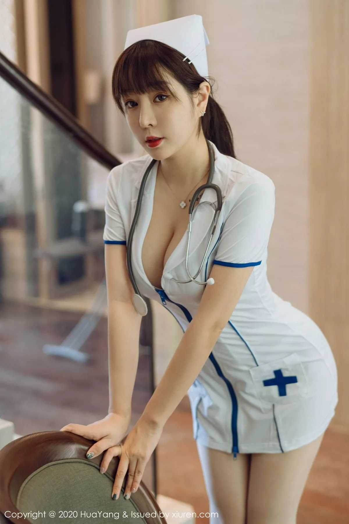 秀人集.com_[HuaYang花漾]Vol.330_女神王雨纯西双版纳旅拍性感护士装配开档肉丝裤袜撩人诱惑写真102P