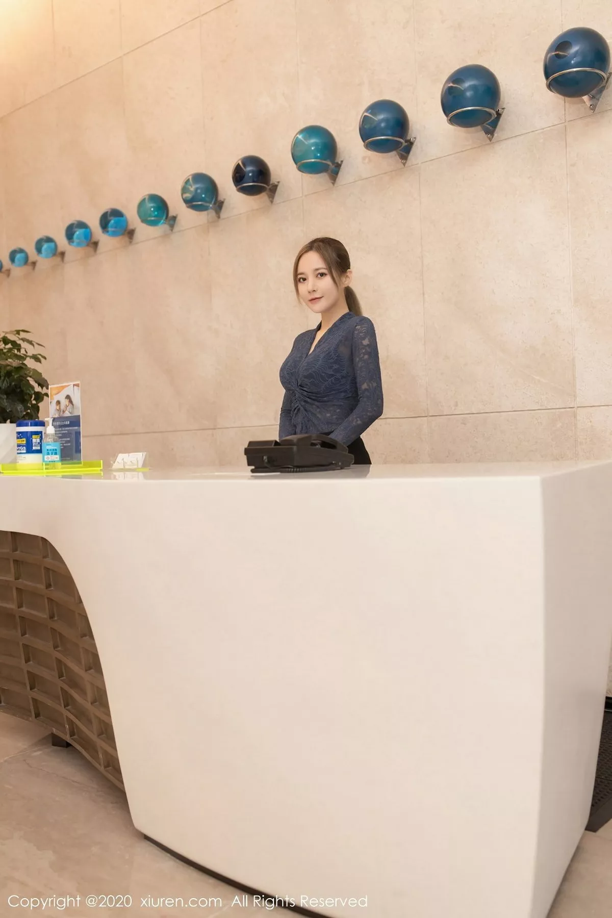 秀人集.com_[XiuRen秀人网]No.2847_嫩模鱼子酱Fish酒店前台误操作主题私房黑色蕾丝内衣诱惑写真68P