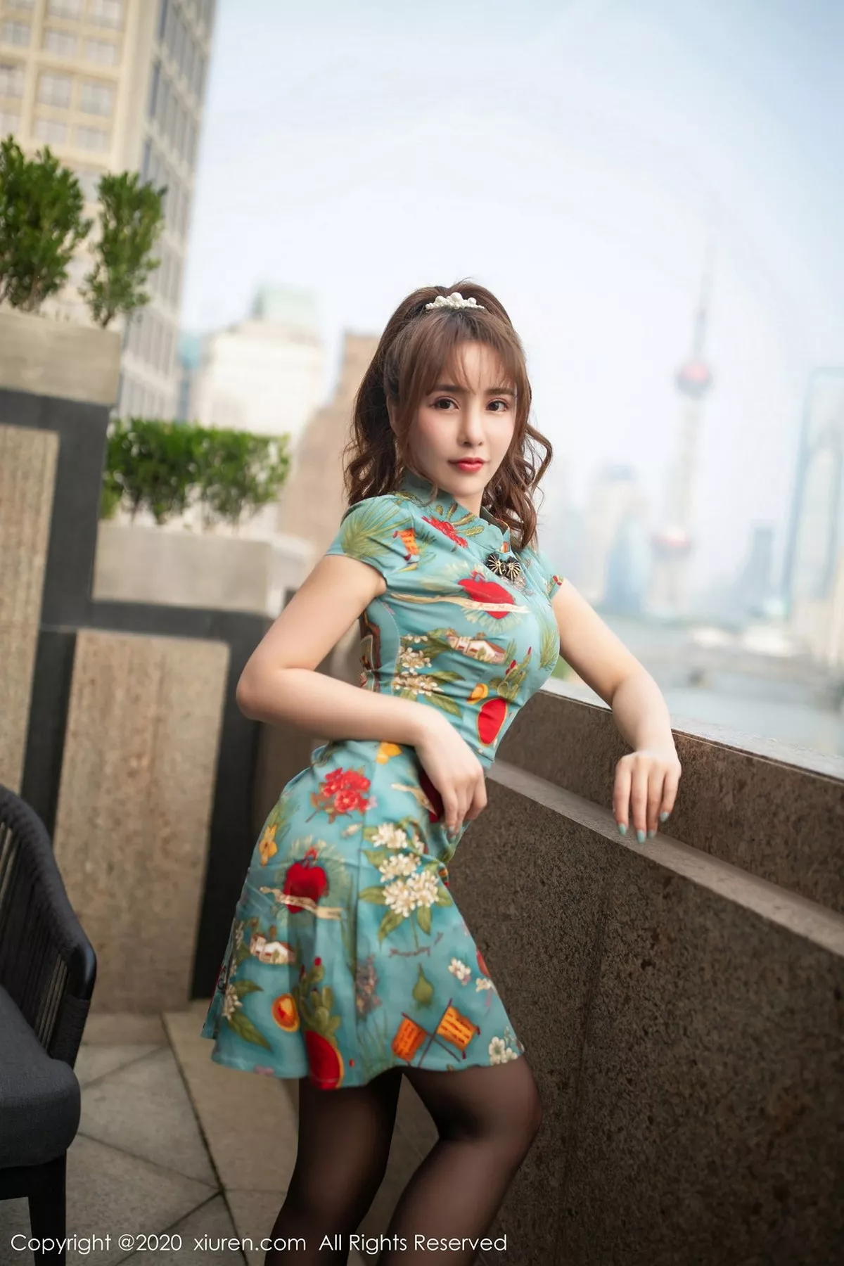 秀人集.com_[XiuRen秀人网]No.2851_嫩模陶喜乐_lele杭州旅拍脱旗袍露性感内衣开档黑丝裤袜诱惑写真60P