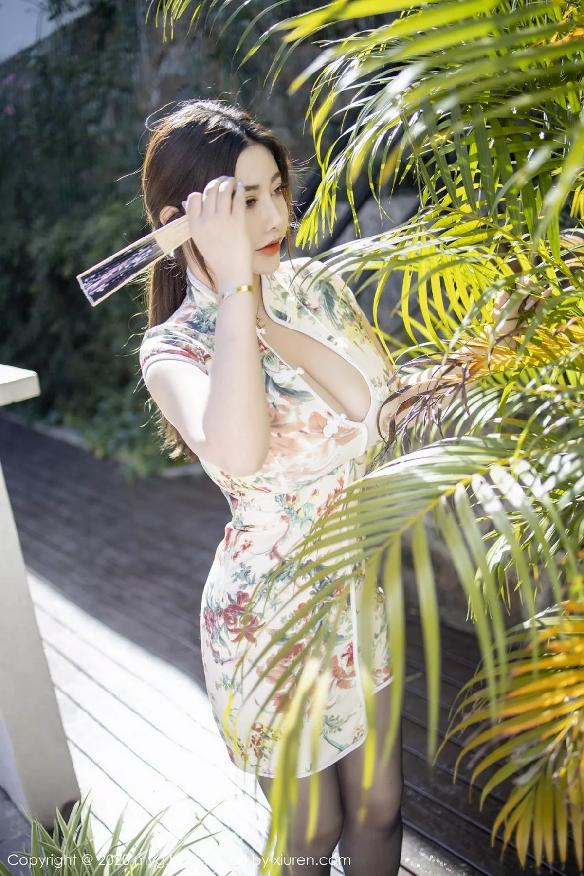 秀人集.com_[MyGirl美媛馆]Vol.465_嫩模软软子性感古韵旗袍半脱露情趣内衣吊带黑丝极致诱惑写真52P