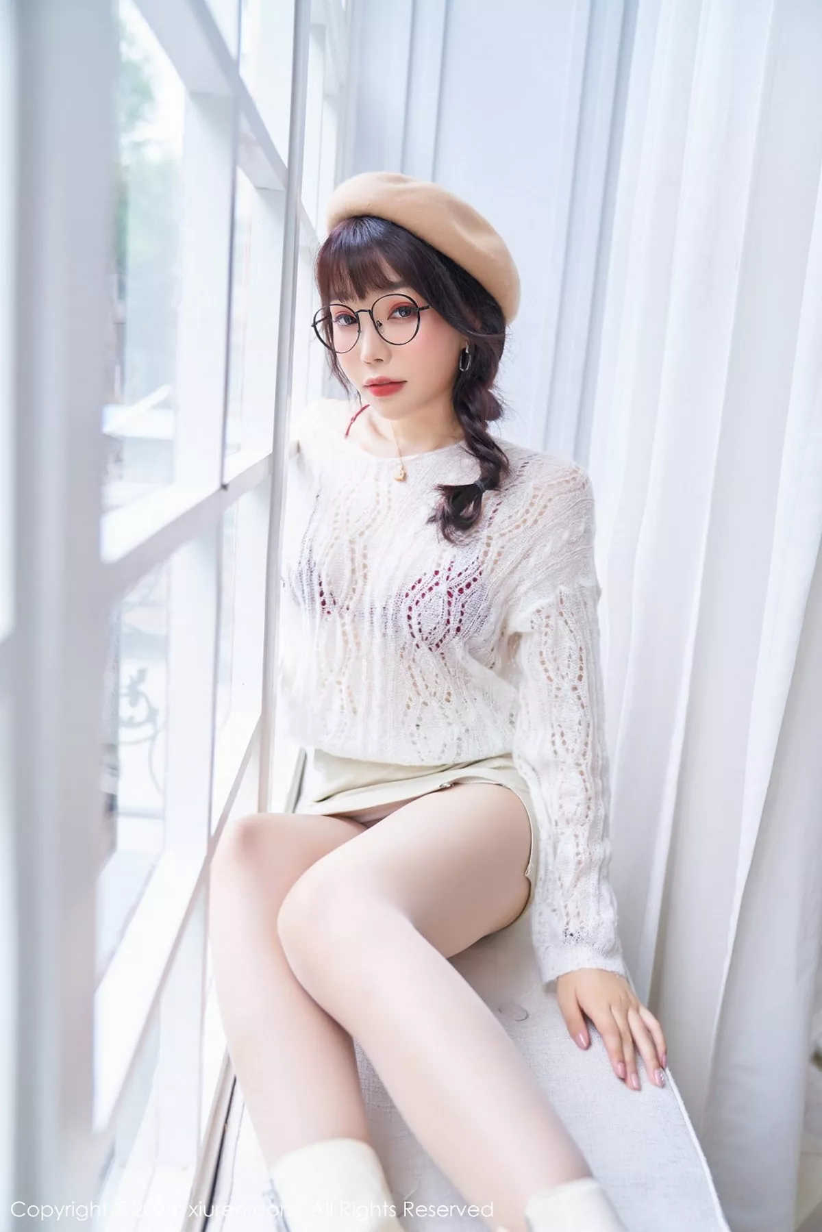 秀人集.com_[XiuRen秀人网]No.2859_女神芝芝Booty草帽眼镜OL主题性感红色内衣配肉丝裤袜诱惑写真84P