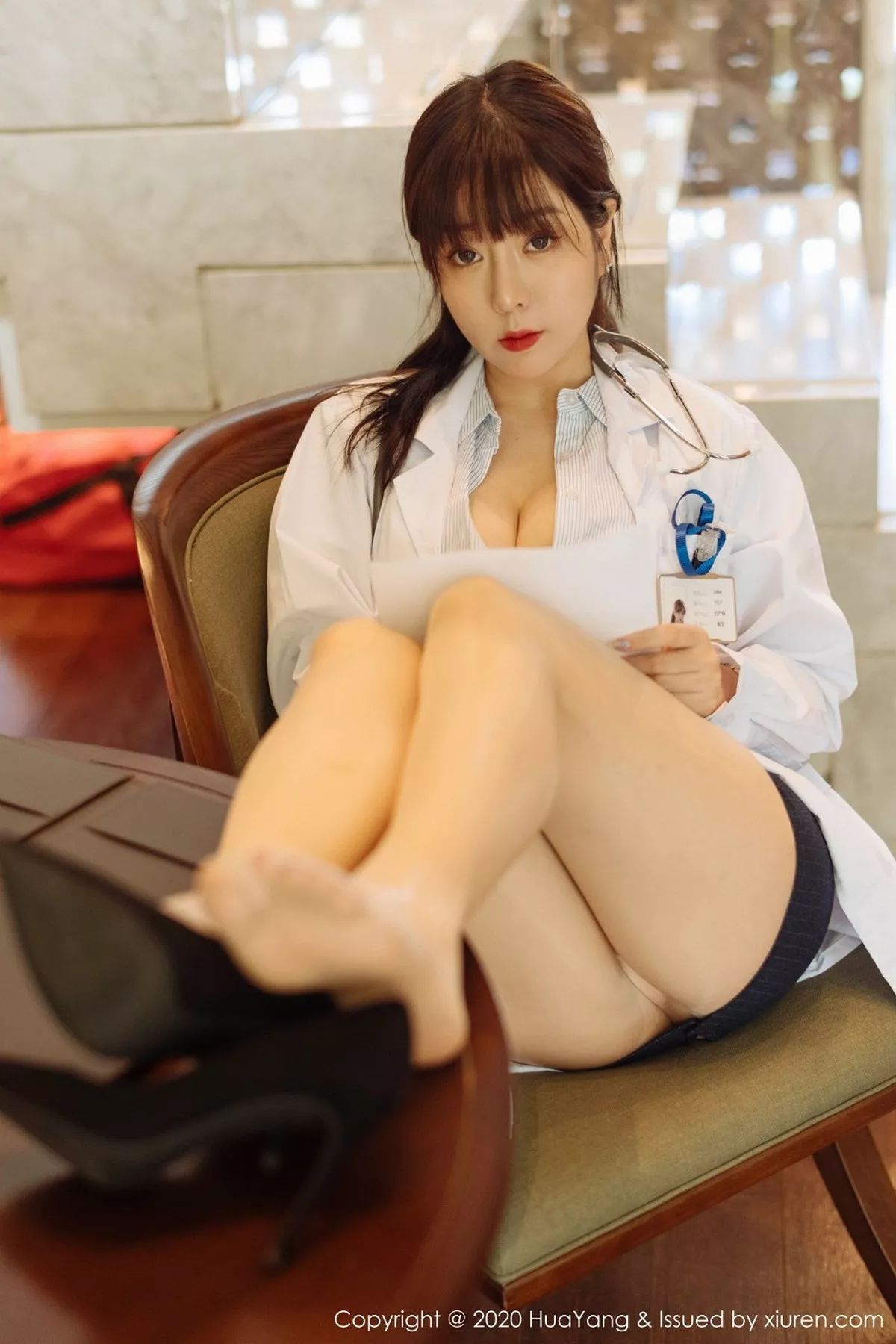 秀人集.com_[HuaYang花漾]Vol.334_女神王雨纯西双版纳旅拍医生剧情主题超薄肉丝裤袜诱惑写真73P