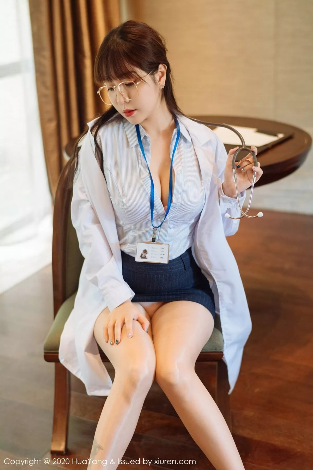 秀人集.com_[HuaYang花漾]Vol.334_女神王雨纯西双版纳旅拍医生剧情主题超薄肉丝裤袜诱惑写真73P