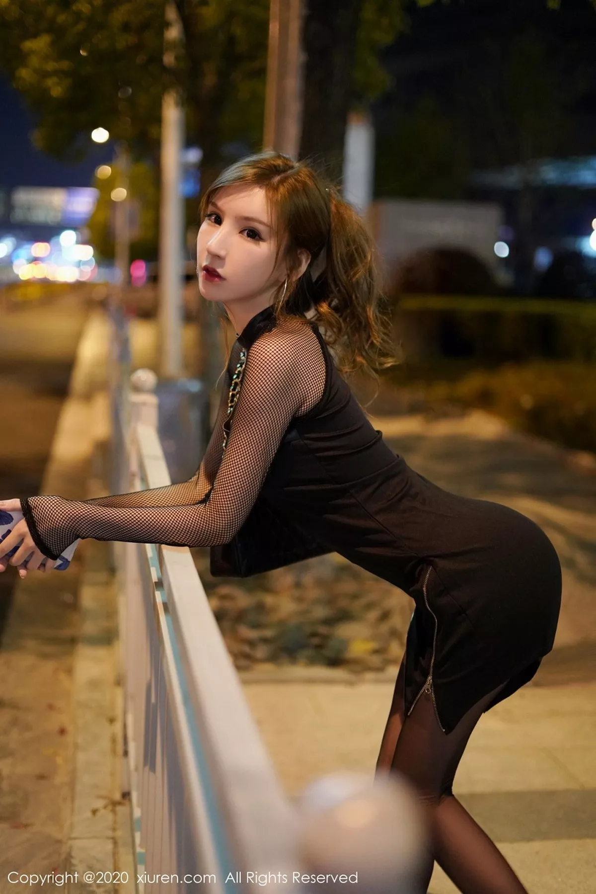 秀人集.com_[XiuRen秀人网]No.2858_女神周于希Sandy脱黑色连衣裙露性感内衣黑丝裤袜娇媚动人写真74P