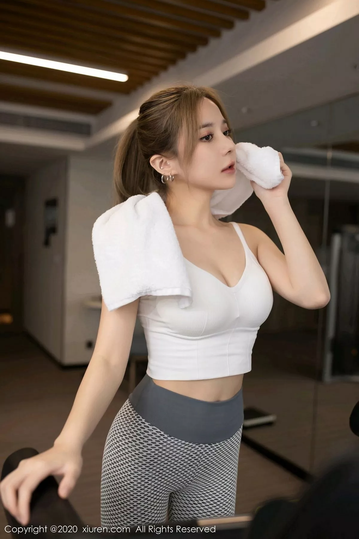 秀人集.com_[XiuRen秀人网]No.2871_嫩模鱼子酱Fish陌生人邀约主题健身房运动服秀凹凸身材诱惑写真65P