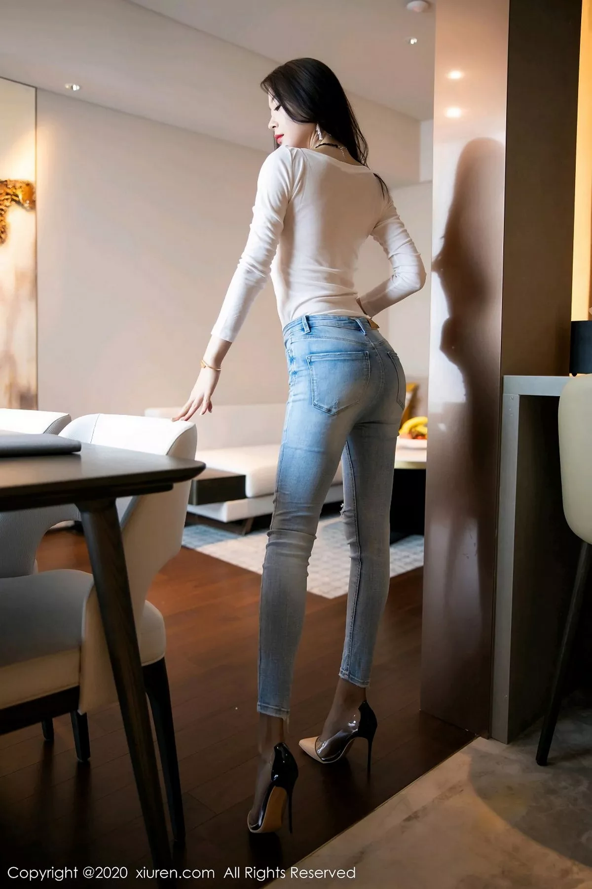 秀人集.com_[XiuRen秀人网]No.2870_嫩模梦心月心愿旅拍私房脱牛仔裤露无内黑丝裤袜秀翘臀诱惑写真94P