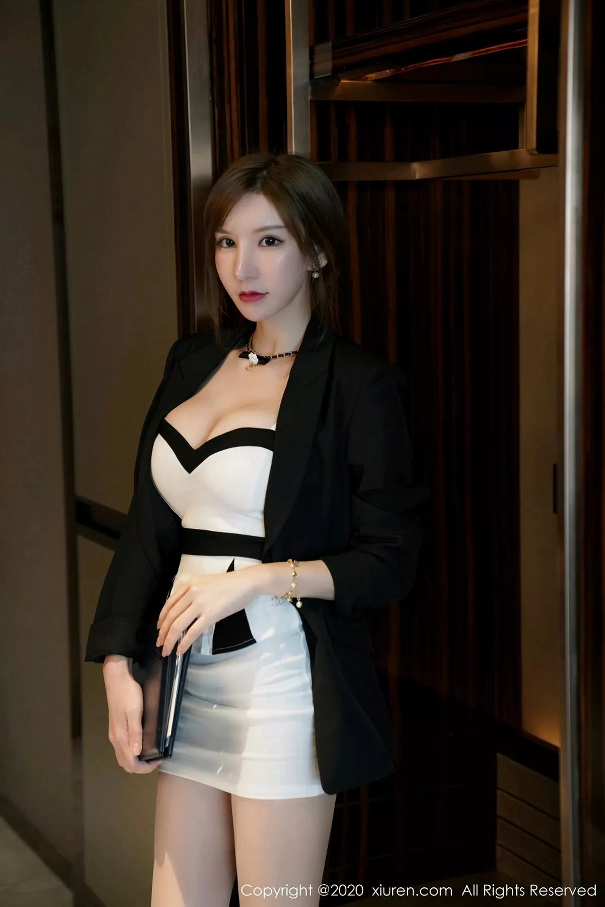 秀人集.com_[XiuRen秀人网]No.2885_女神周于希Sandy职场OL剧情主题私房半脱肉丝裤袜极致诱惑写真113P