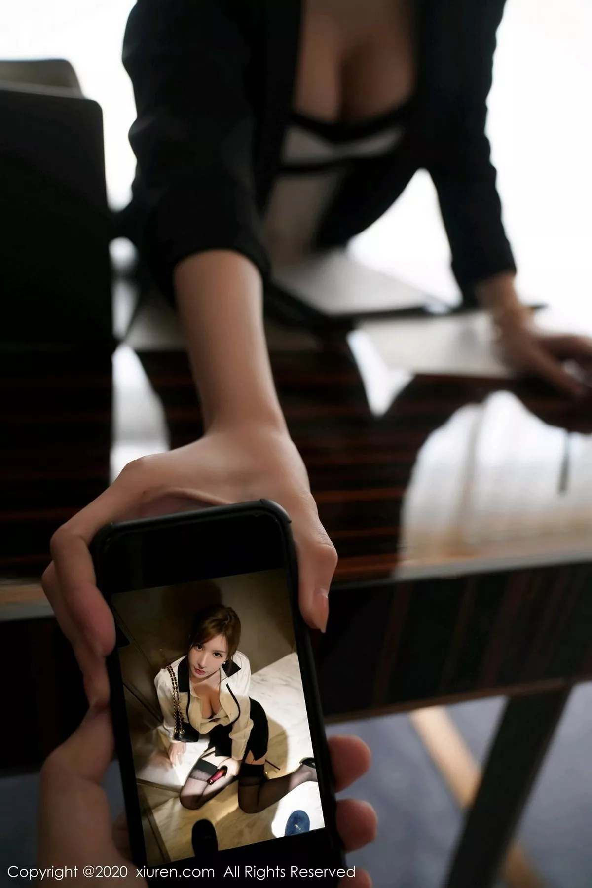 秀人集.com_[XiuRen秀人网]No.2885_女神周于希Sandy职场OL剧情主题私房半脱肉丝裤袜极致诱惑写真113P